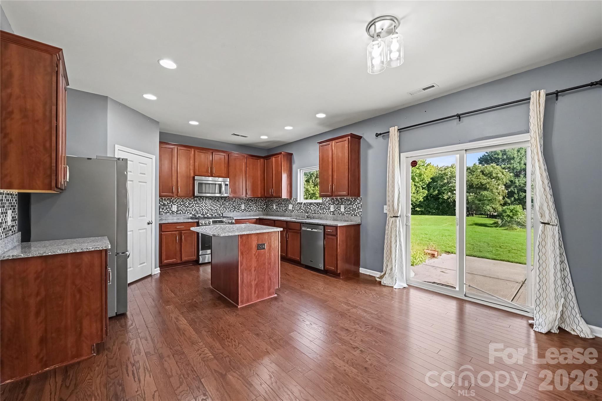 Single Family Residence at 2714 Aldergrove Road, Matthews, photo 15 of 31