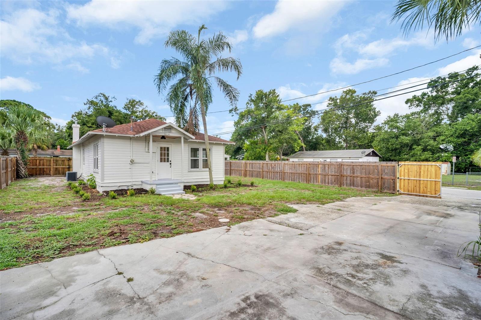 Single Family Residence at 5355 2ND AVE S, ST PETERSBURG, photo 7 of 50