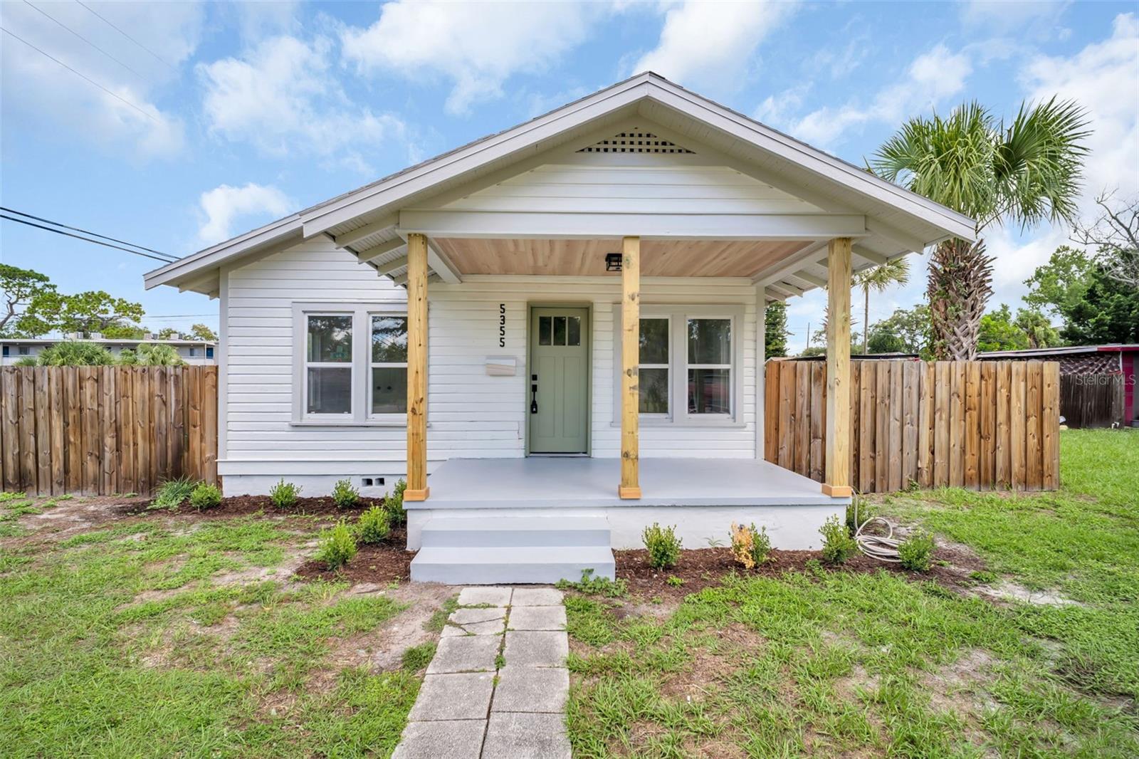 Single Family Residence at 5355 2ND AVE S, ST PETERSBURG, photo 13 of 50