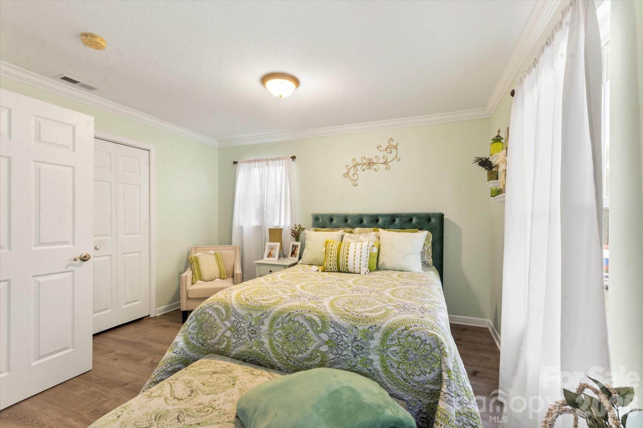 Single Family Residence at 100 Victoria Springs Drive, Flat Rock, photo 19 of 36