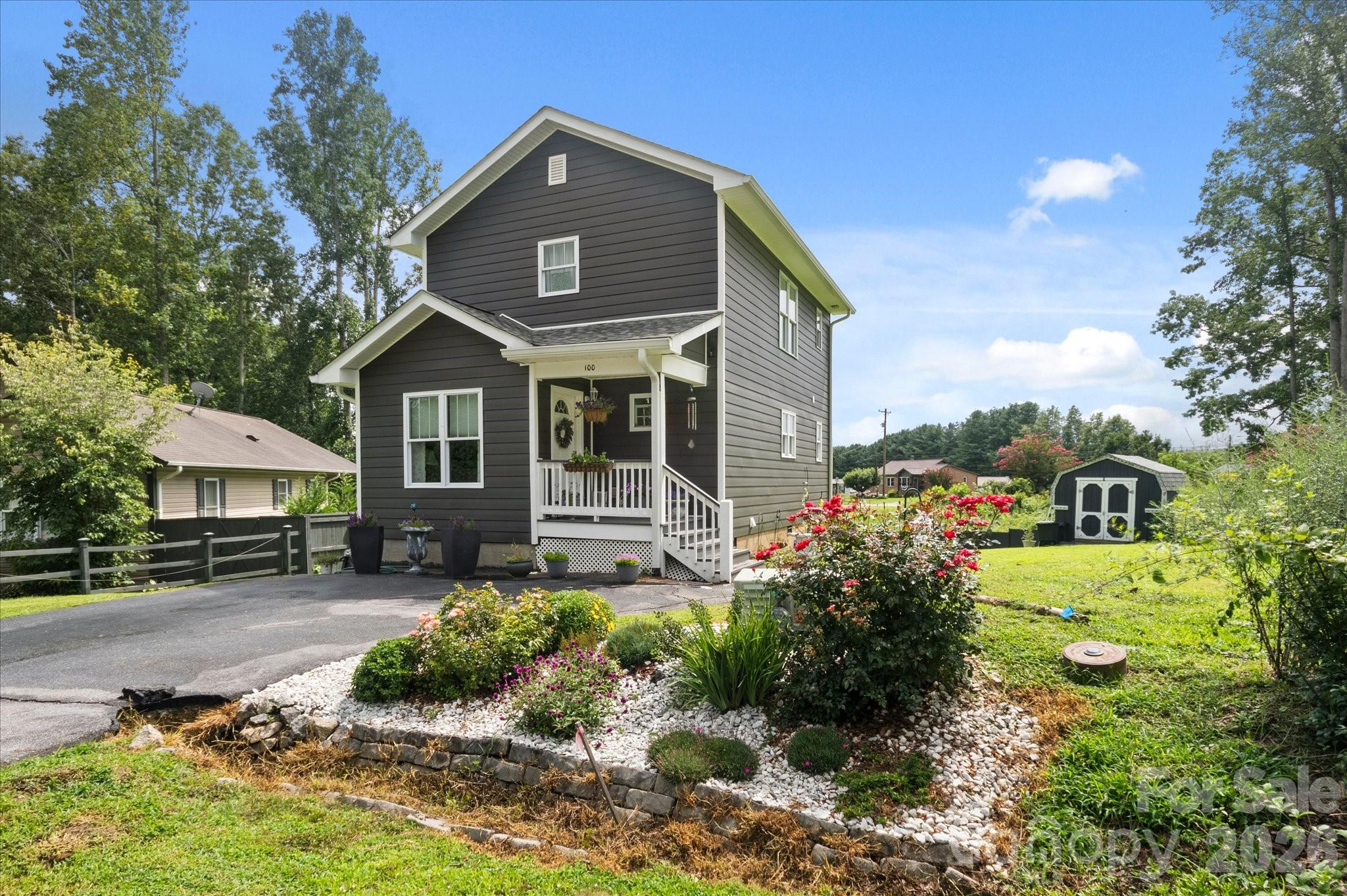 Single Family Residence at 100 Victoria Springs Drive, Flat Rock, photo 34 of 36