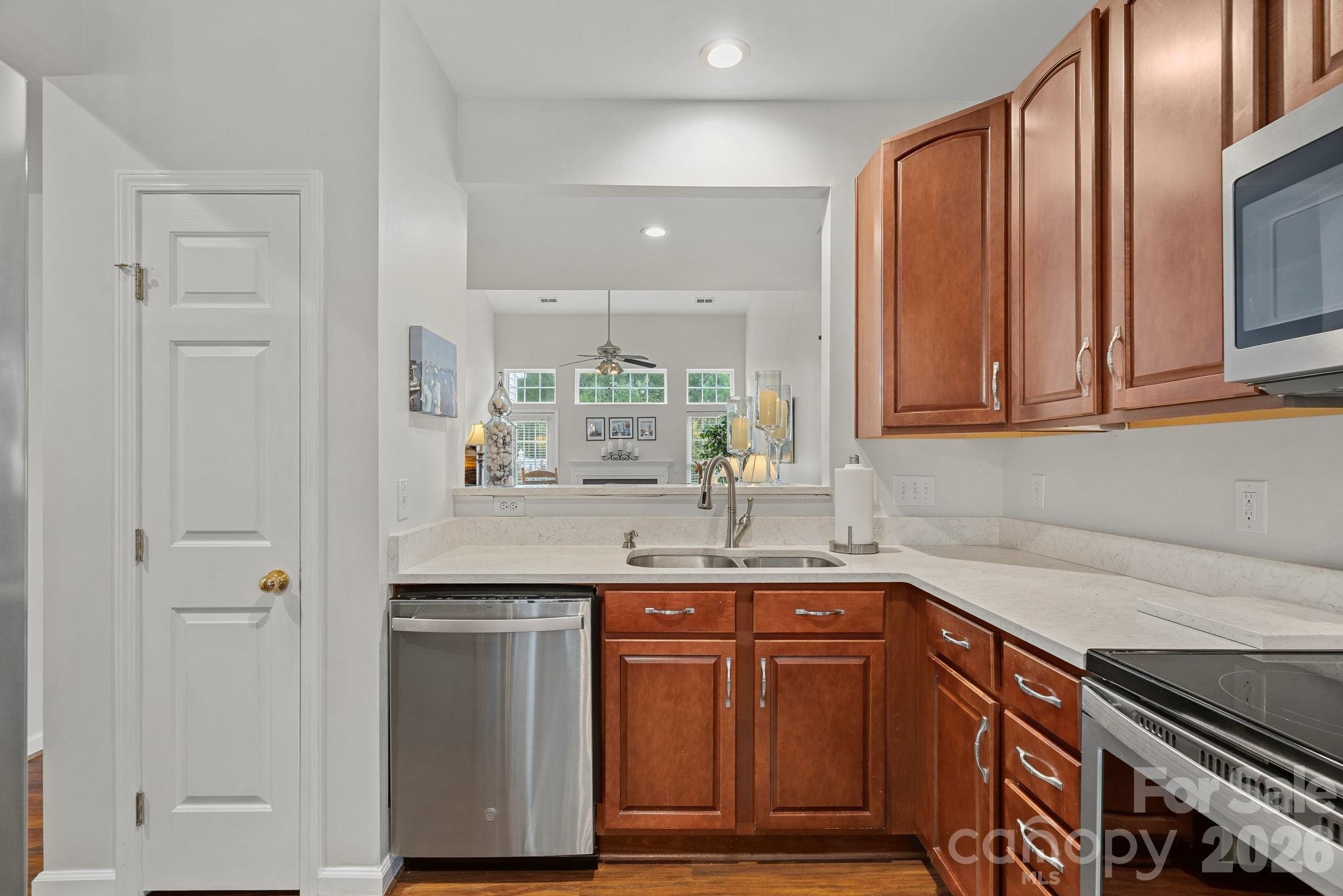Townhouse at 1628 Backcreek Lane, Gastonia, photo 11 of 38