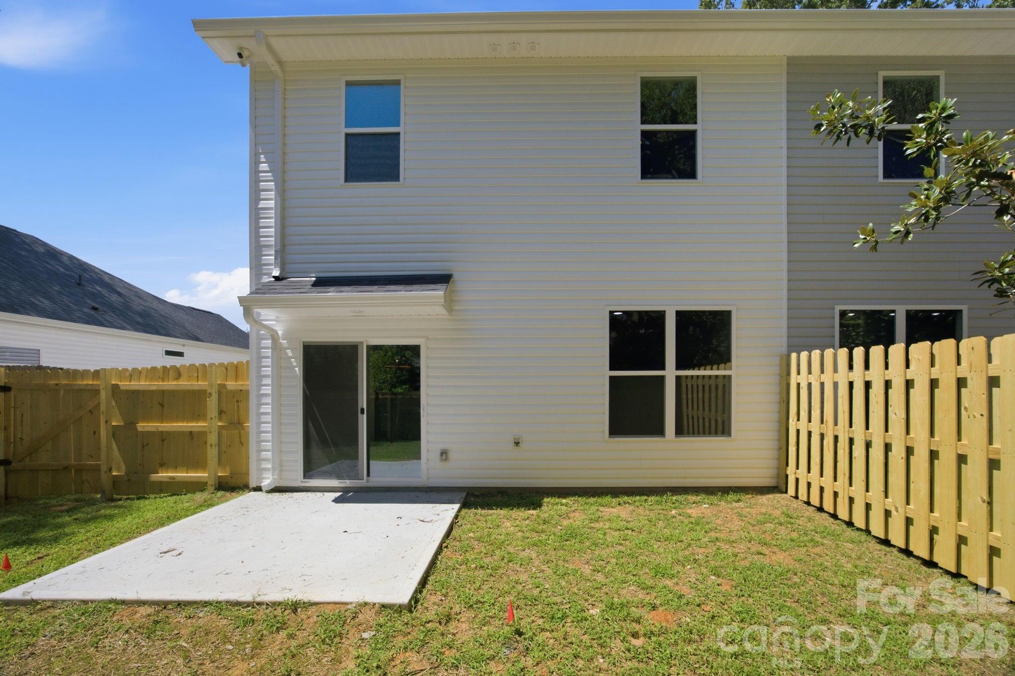 Townhouse at 325 Lincoln Street SW, Concord, photo 5 of 36