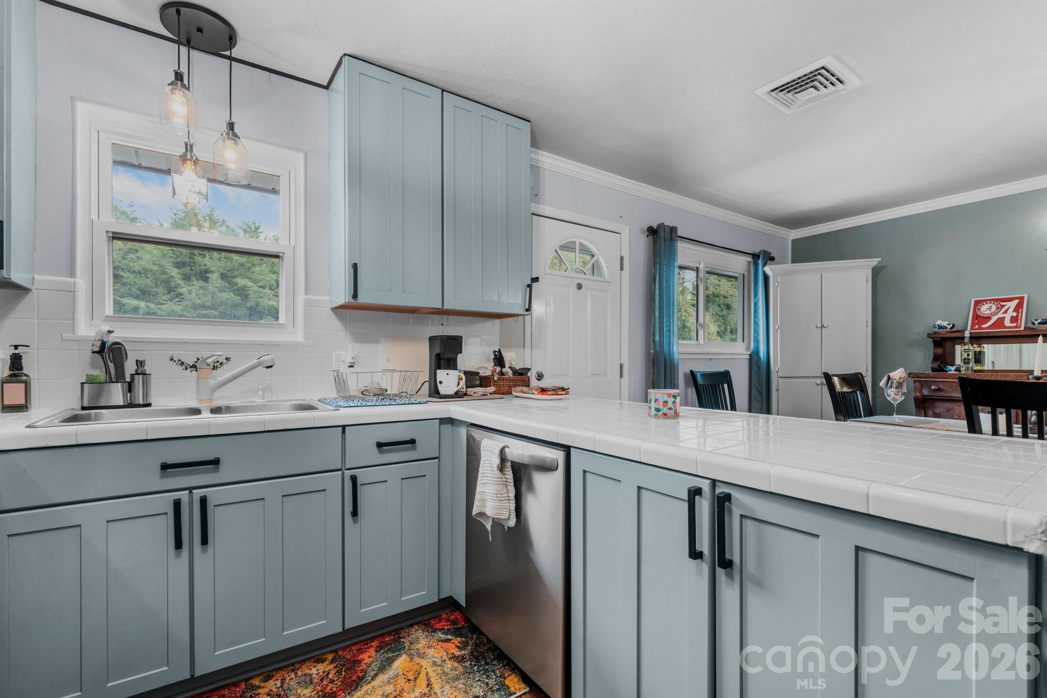 Condominium at 263 Fairway Lane, Spruce Pine, photo 9 of 38