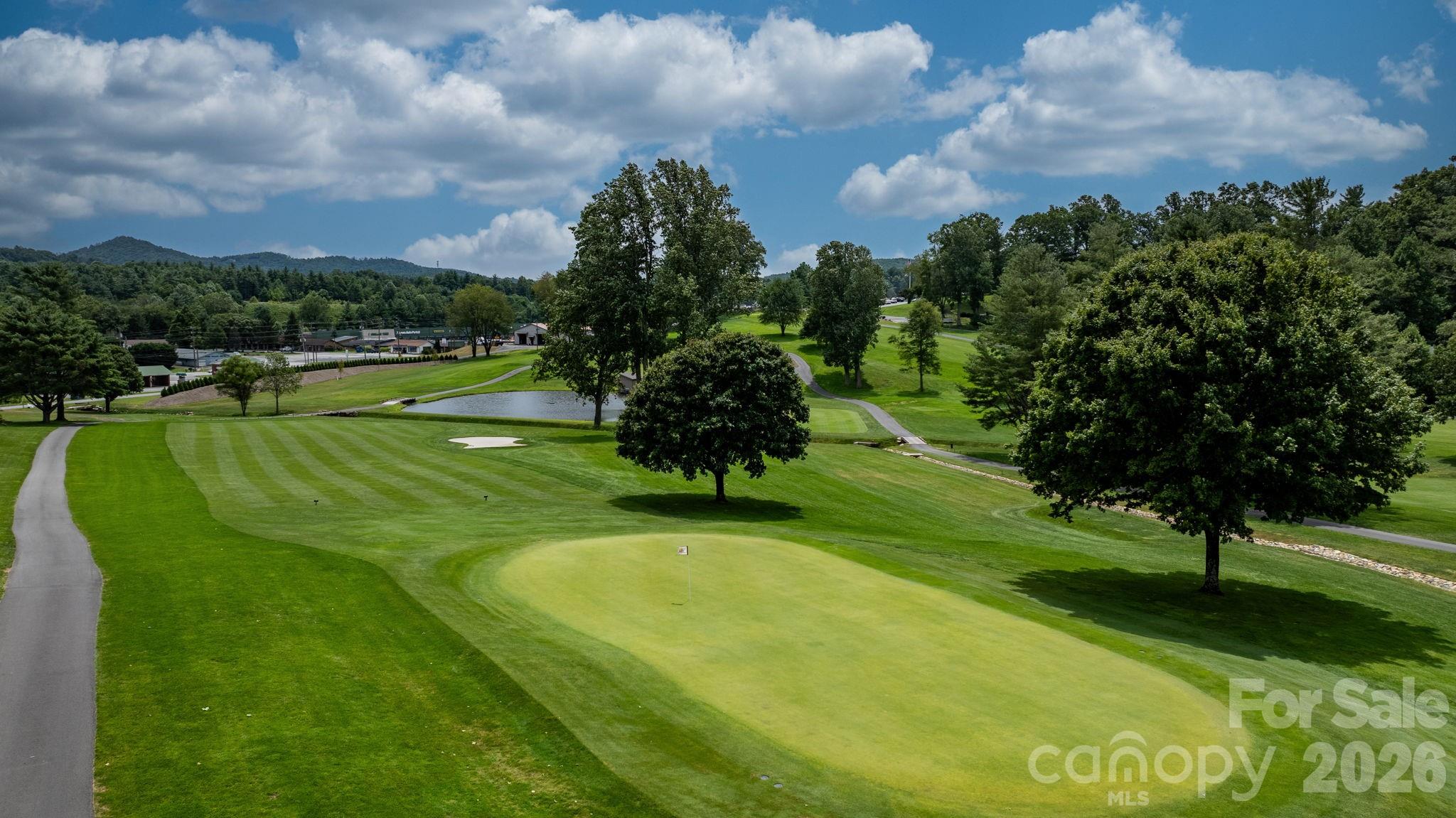 Condominium at 263 Fairway Lane, Spruce Pine, photo 27 of 38