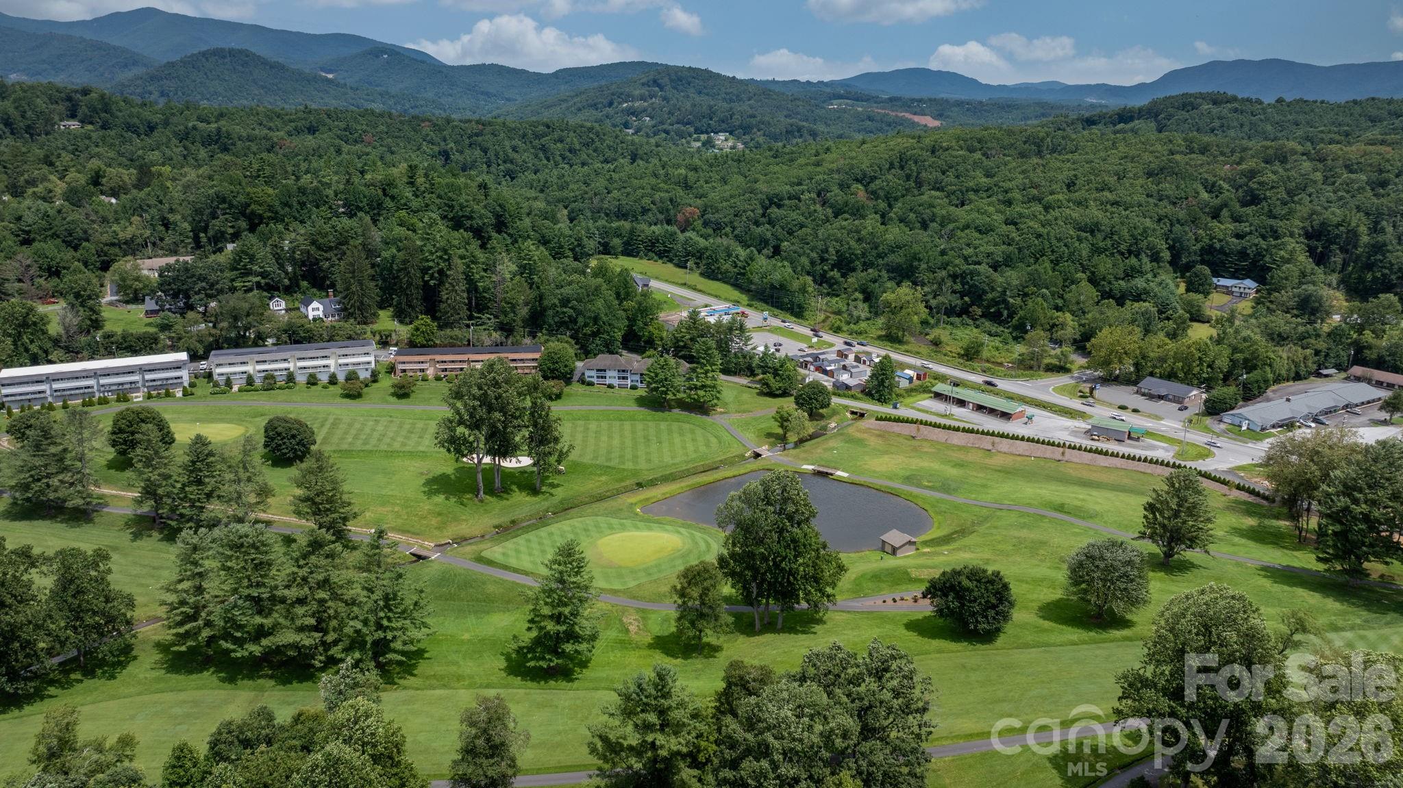 Condominium at 263 Fairway Lane, Spruce Pine, photo 35 of 38