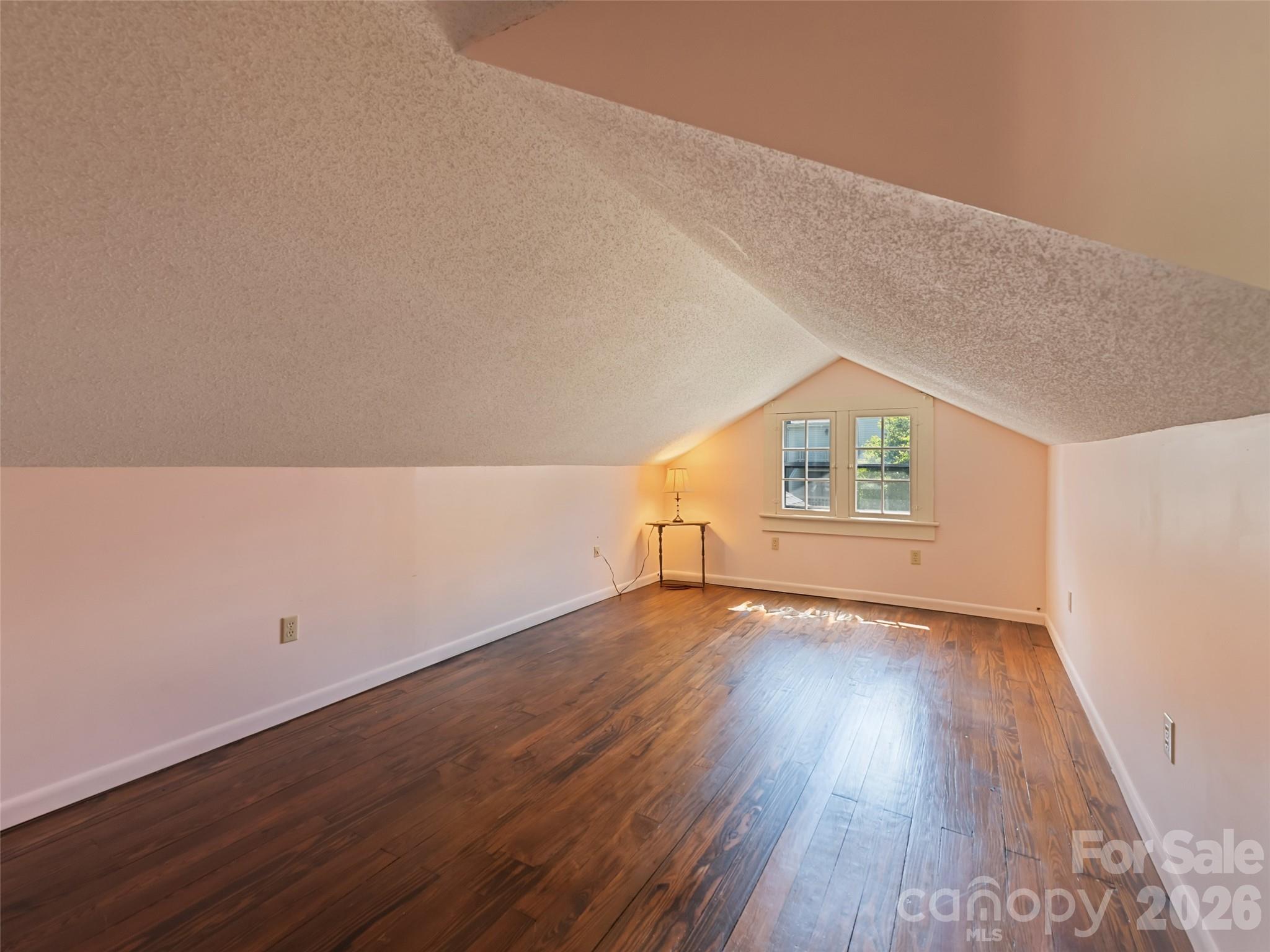 Upstairs bonus space 4 - 50 Epsom Street, Waynesville