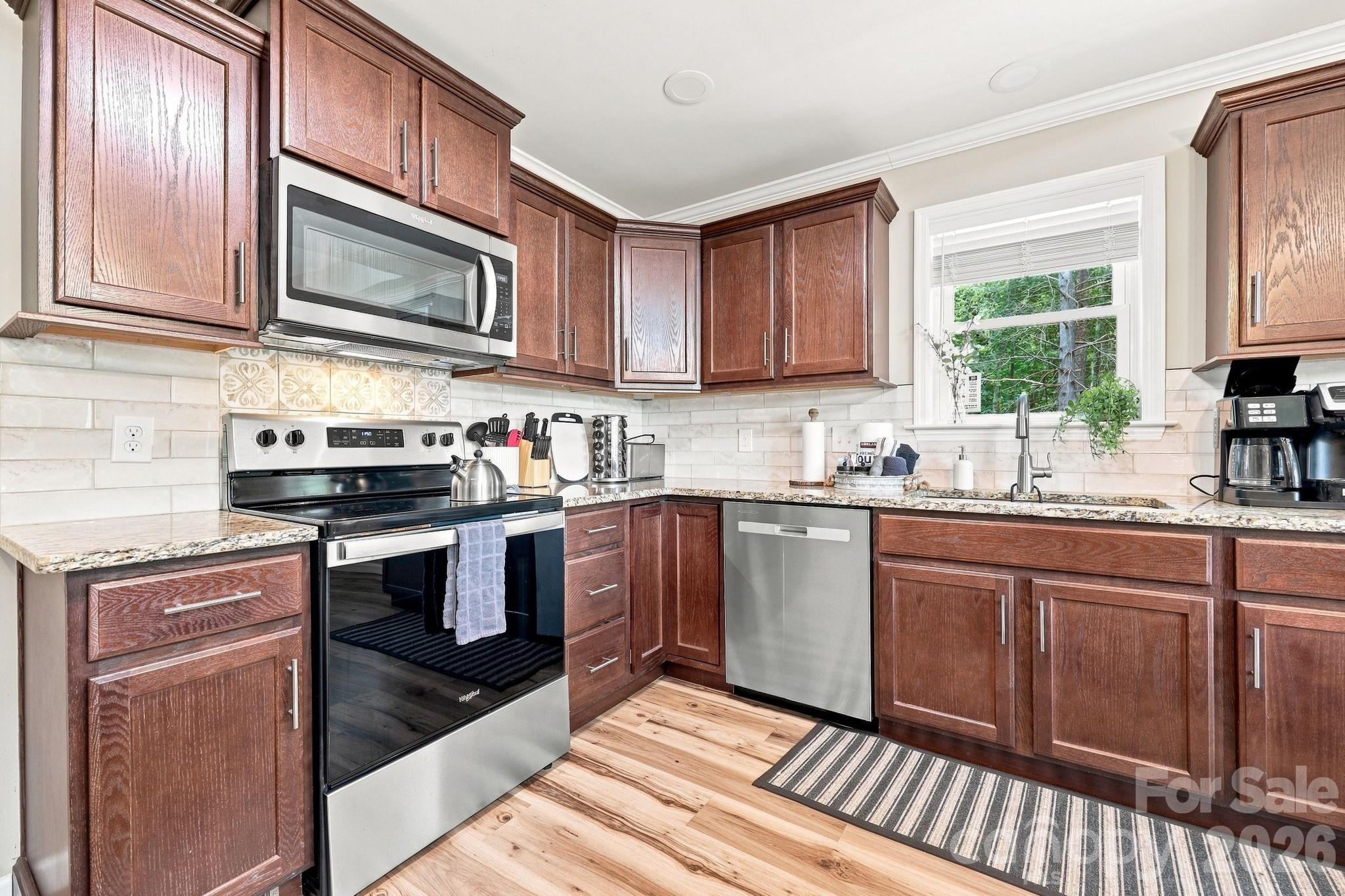 Kitchen - 145 Banjo Lane, Waynesville