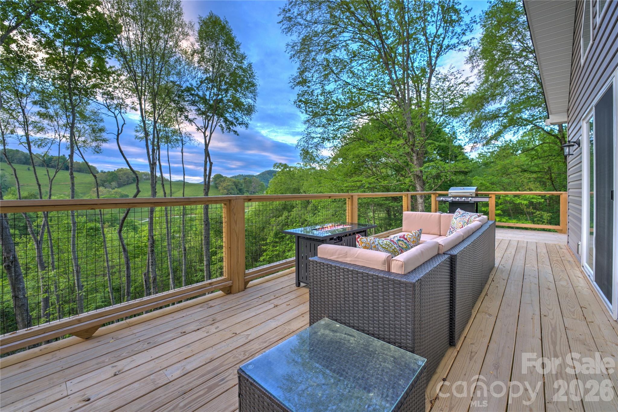 Deck - 145 Banjo Lane, Waynesville