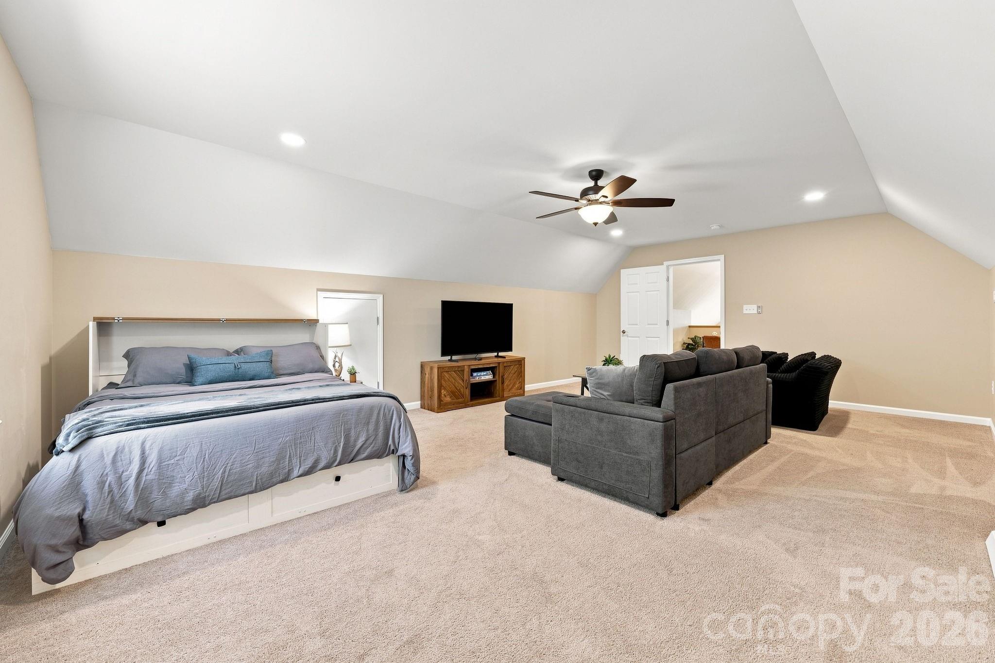 Loft bonus room - 145 Banjo Lane, Waynesville