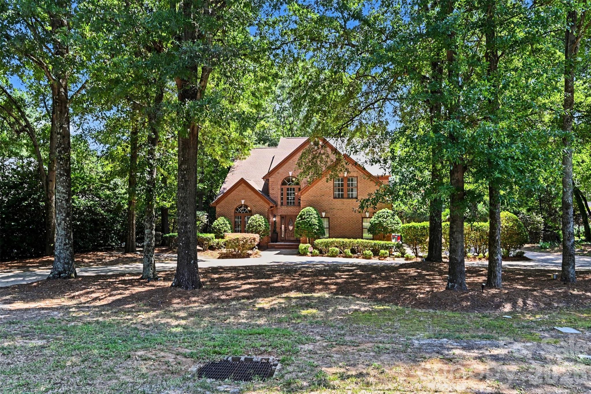 Single Family Residence at 5625 Weddington Road, Concord, photo 3 of 32