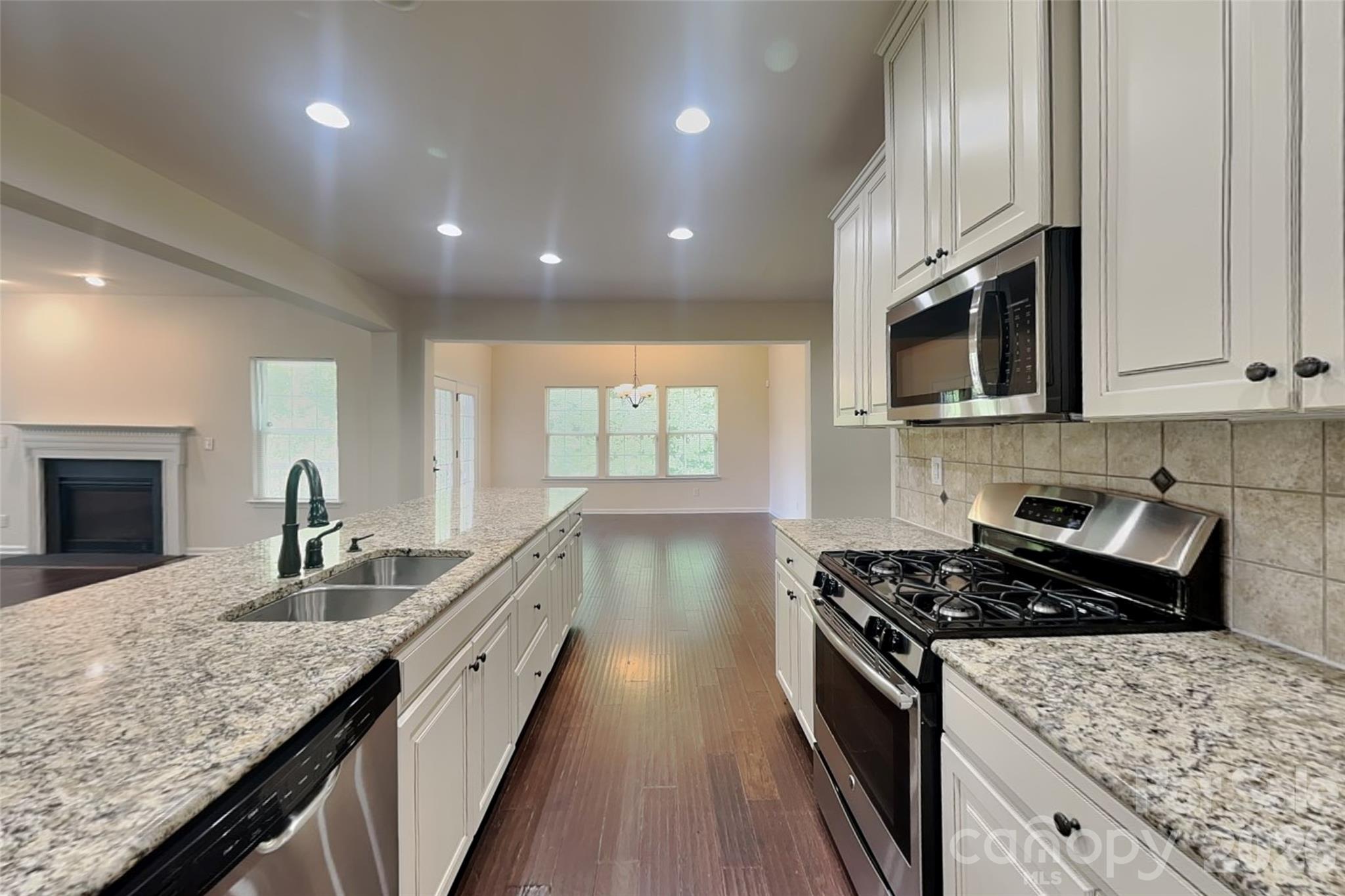 Kitchen - 8133 Early Bird Way, Mint Hill
