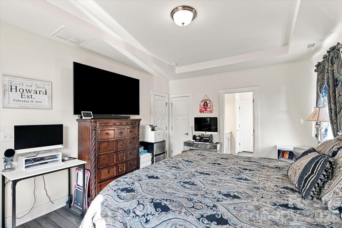 Primary BR on main with large walk-in closet and 2nd closet - 15 Hyde Park Place, Arden