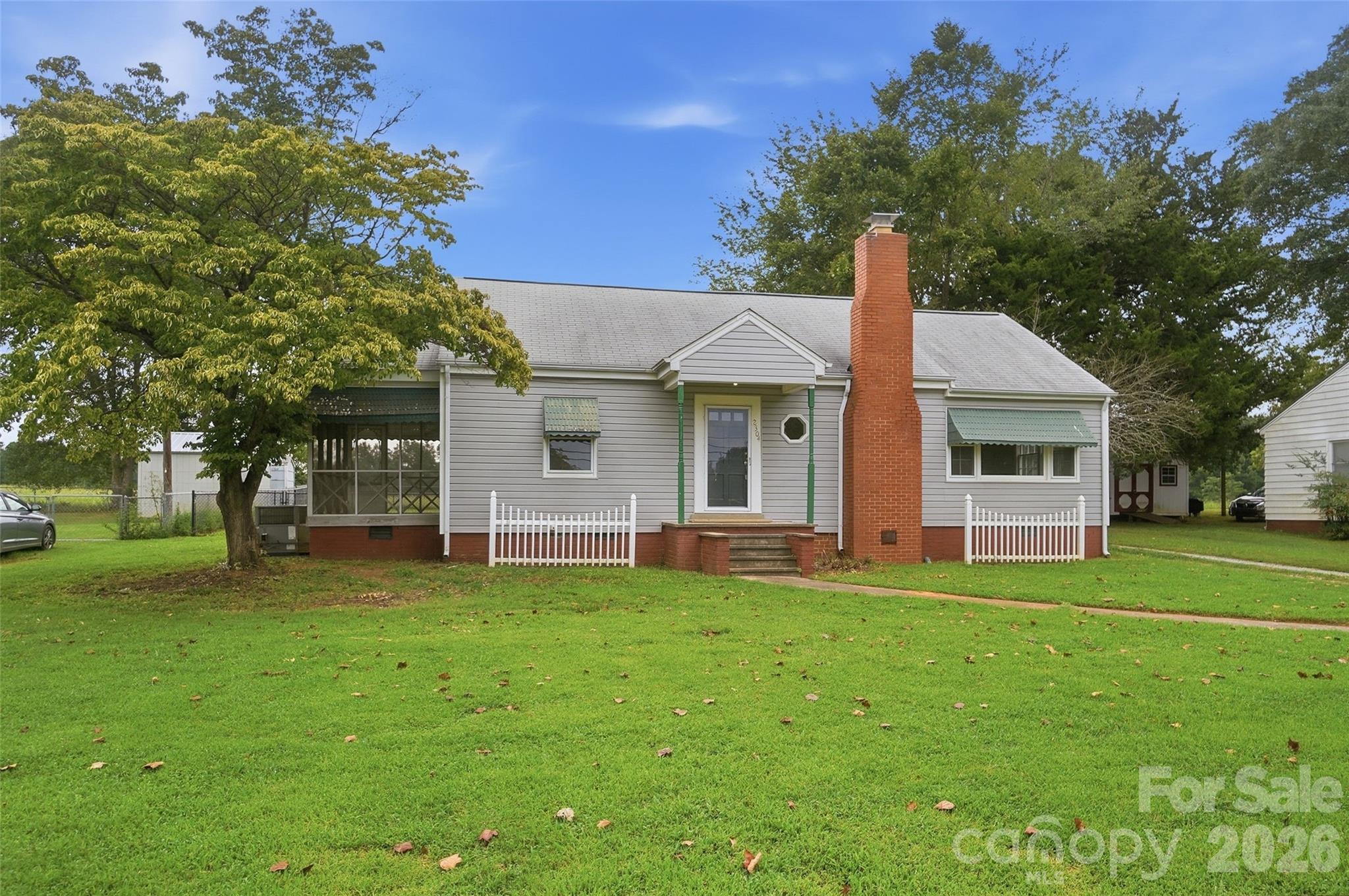 Single Family Residence at 2304 Mclean Street, Gastonia, photo 4 of 48