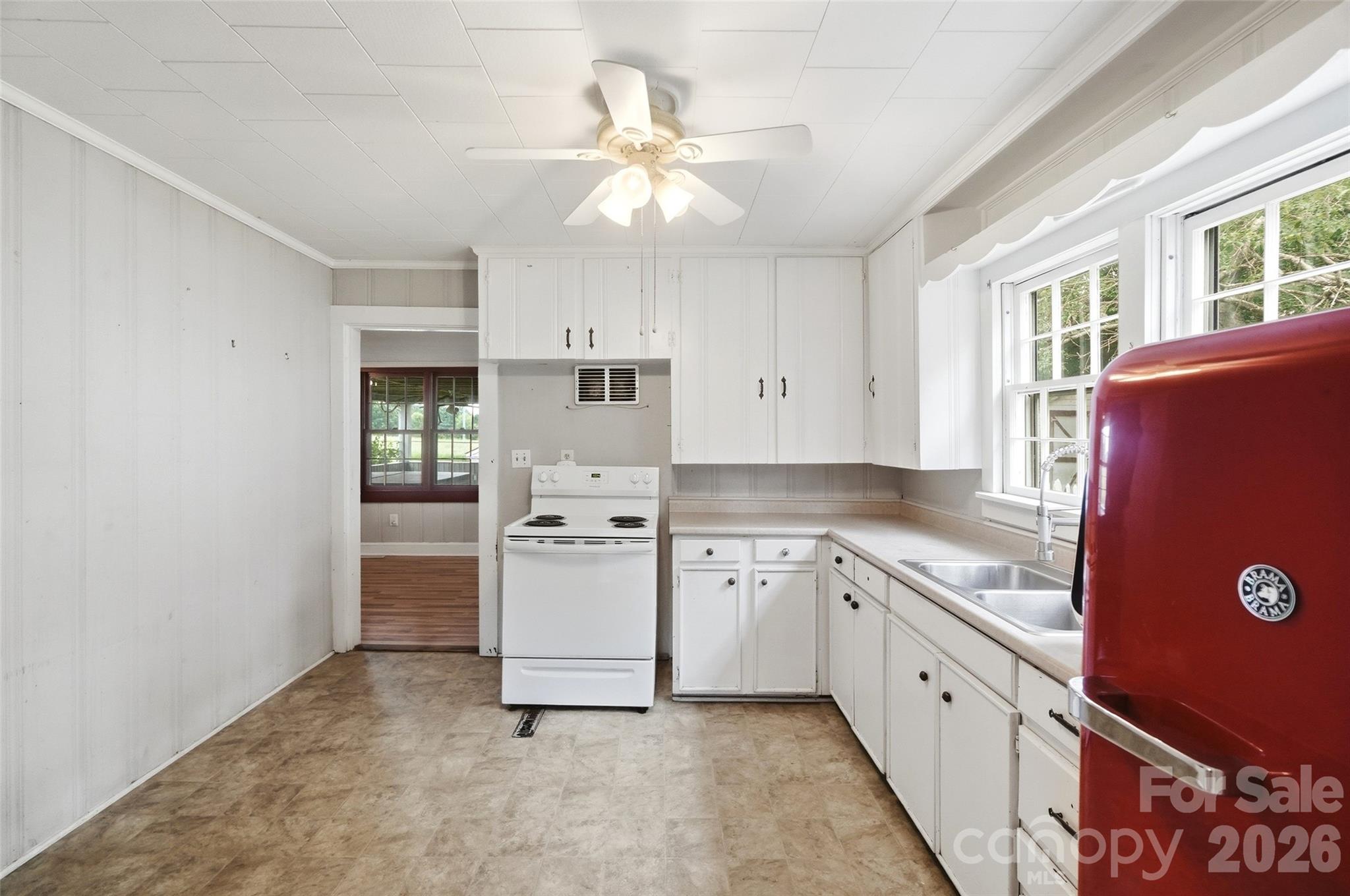 Single Family Residence at 2304 Mclean Street, Gastonia, photo 15 of 48