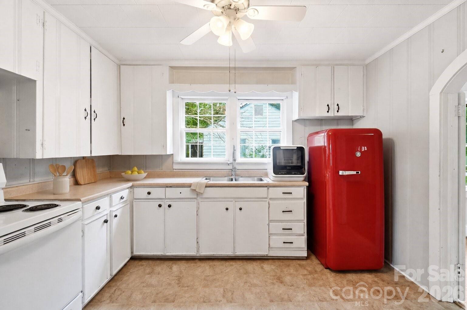 Virtually staged - 2304 Mclean Street, Gastonia