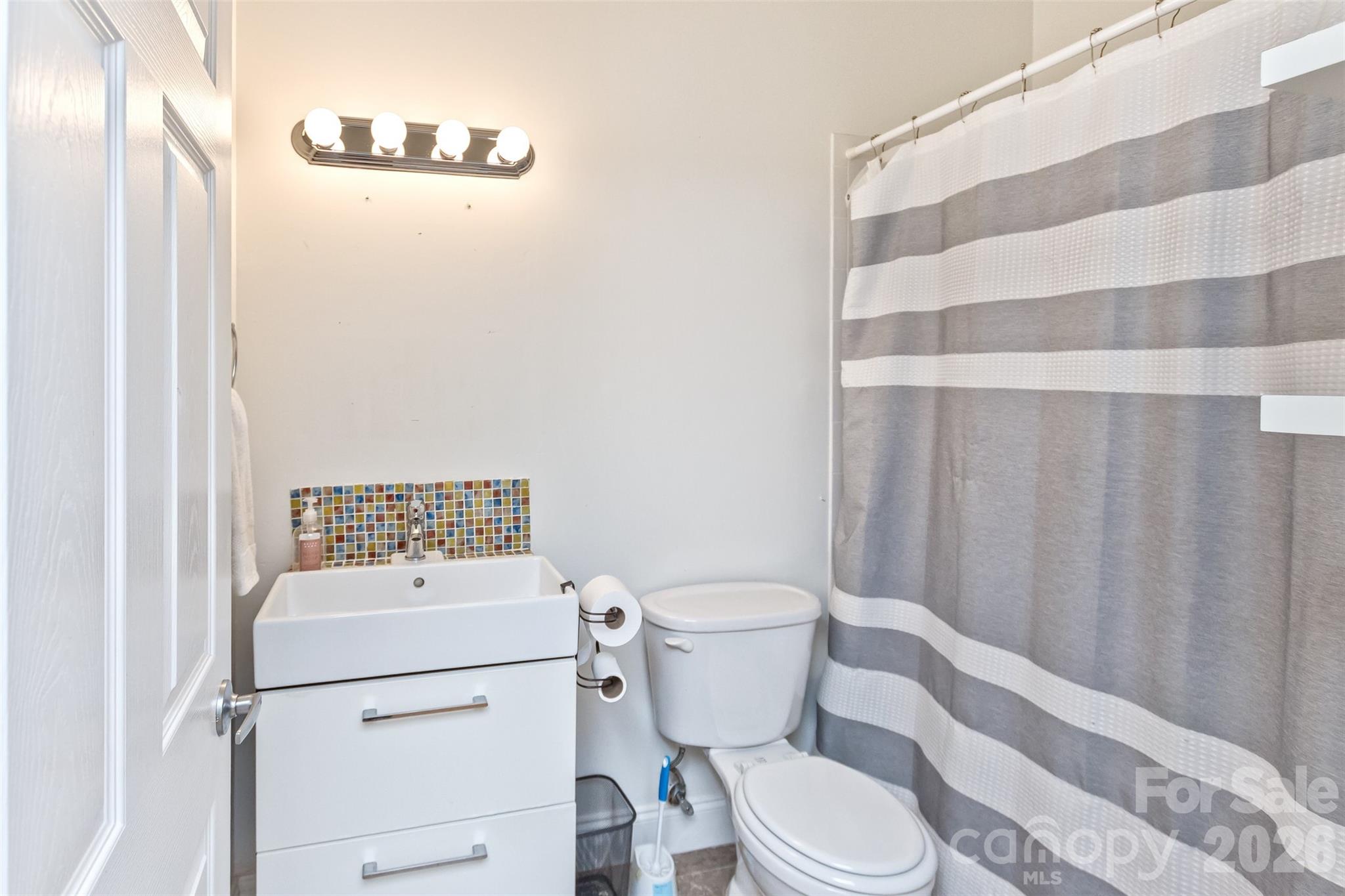 Full Bathroom on second level - 113 Ballantree Drive, Asheville