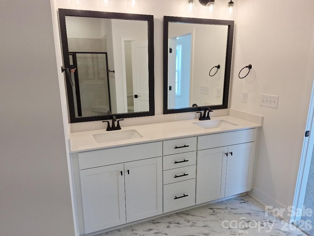 Primary Bathroom Vanily - 5122 Colchester Court, Catawba