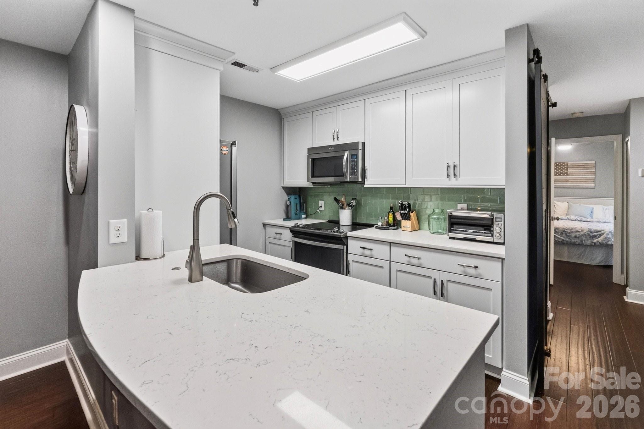 Condominium at 712 Southwest Drive, Davidson, photo 6 of 42