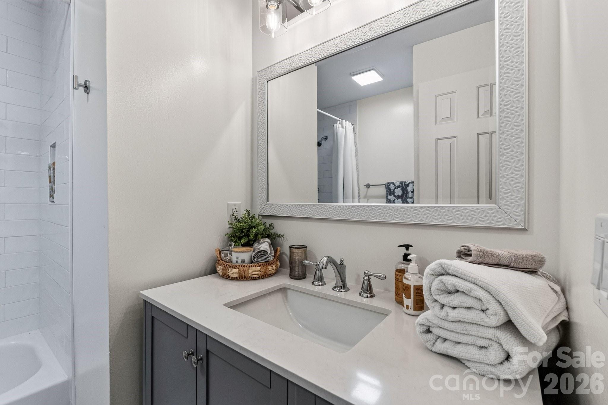 Condominium at 712 Southwest Drive, Davidson, photo 23 of 42