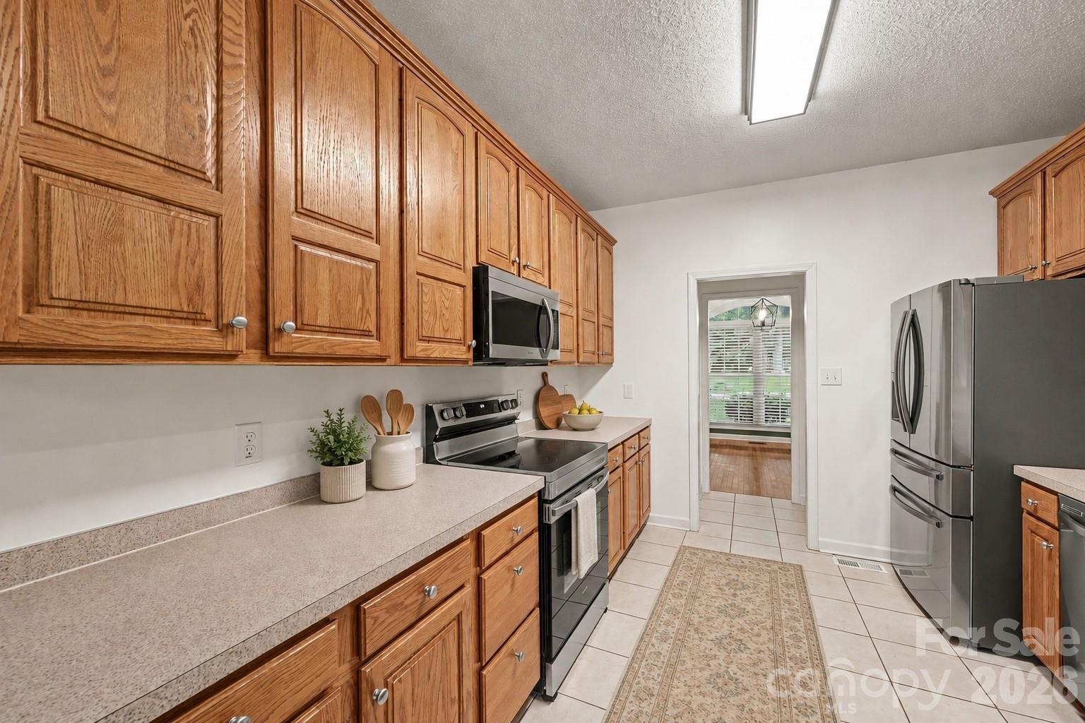 Staged Kitchen - 1928 Twin Ponds Drive, Hickory
