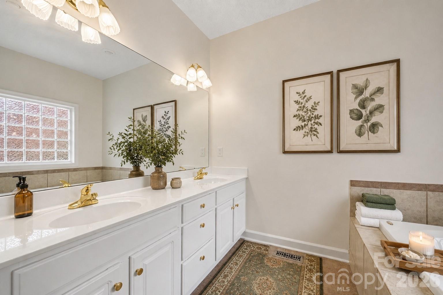 Staged Primary Bathroom - 1928 Twin Ponds Drive, Hickory