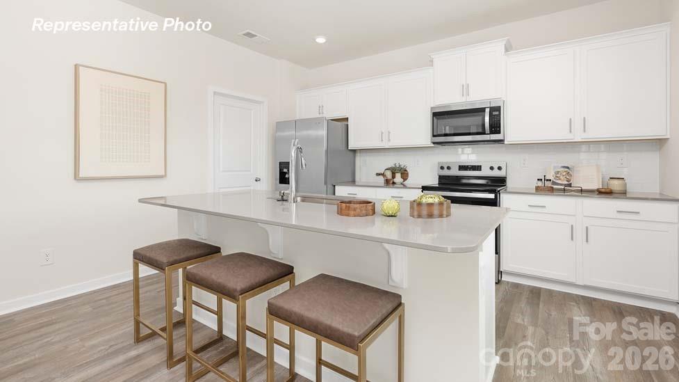 Single Family Residence at 1702 7th Street Drive NE, Hickory, photo 6 of 25