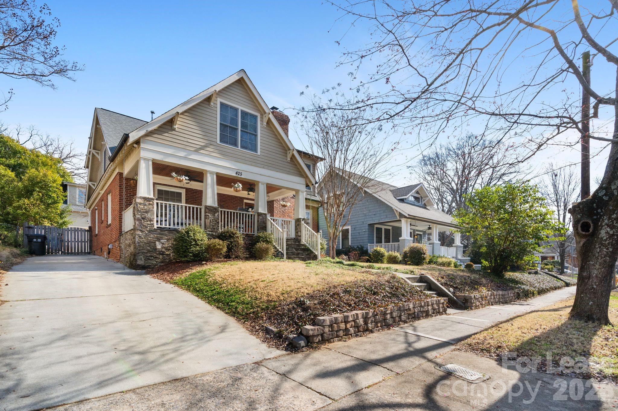 Single Family Residence at 425 Tremont Avenue E, Charlotte, photo 2 of 42