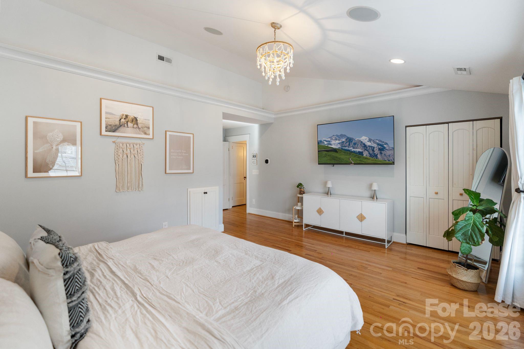 Single Family Residence at 425 Tremont Avenue E, Charlotte, photo 22 of 42