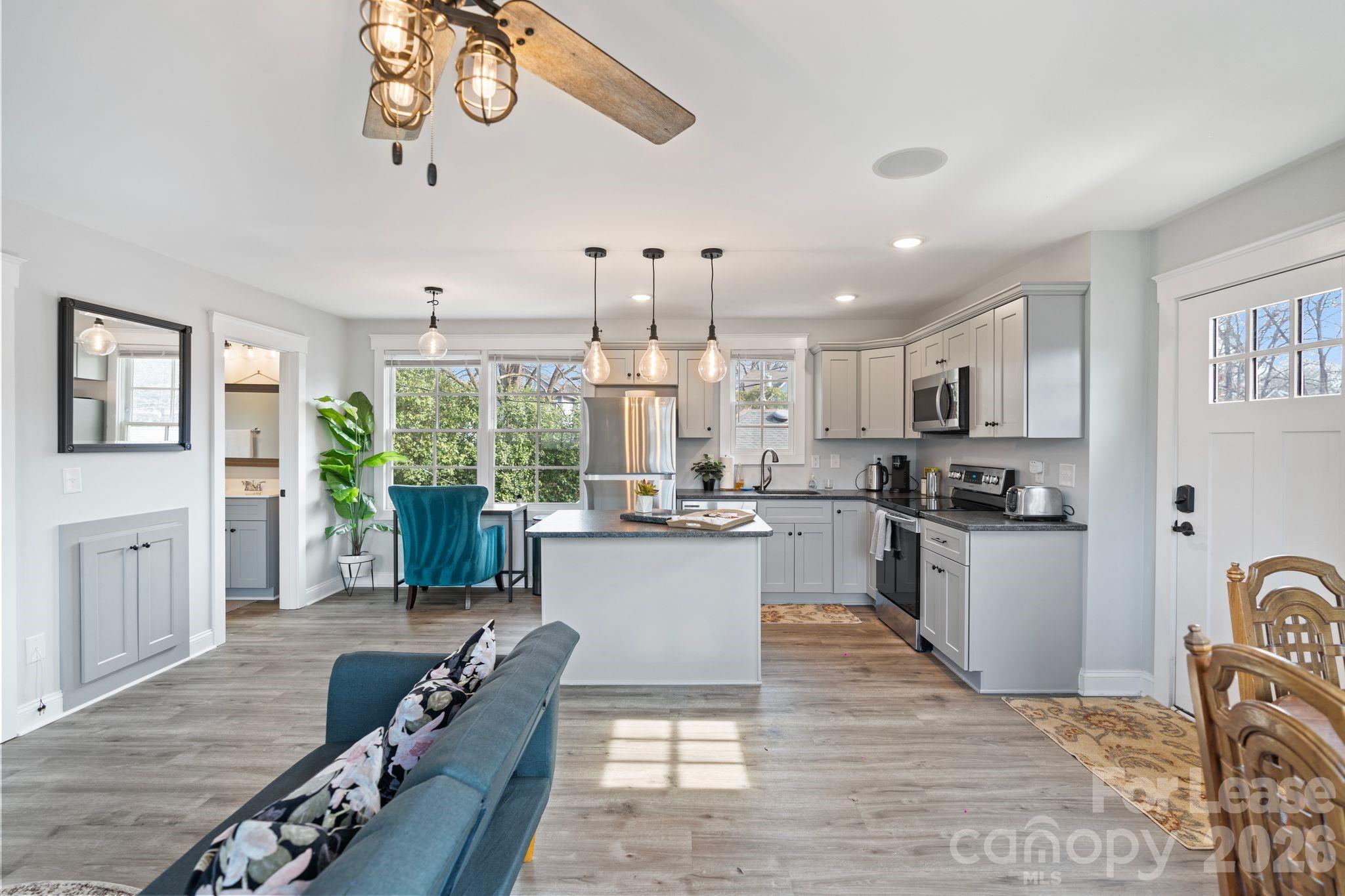 Single Family Residence at 425 Tremont Avenue E, Charlotte, photo 33 of 42