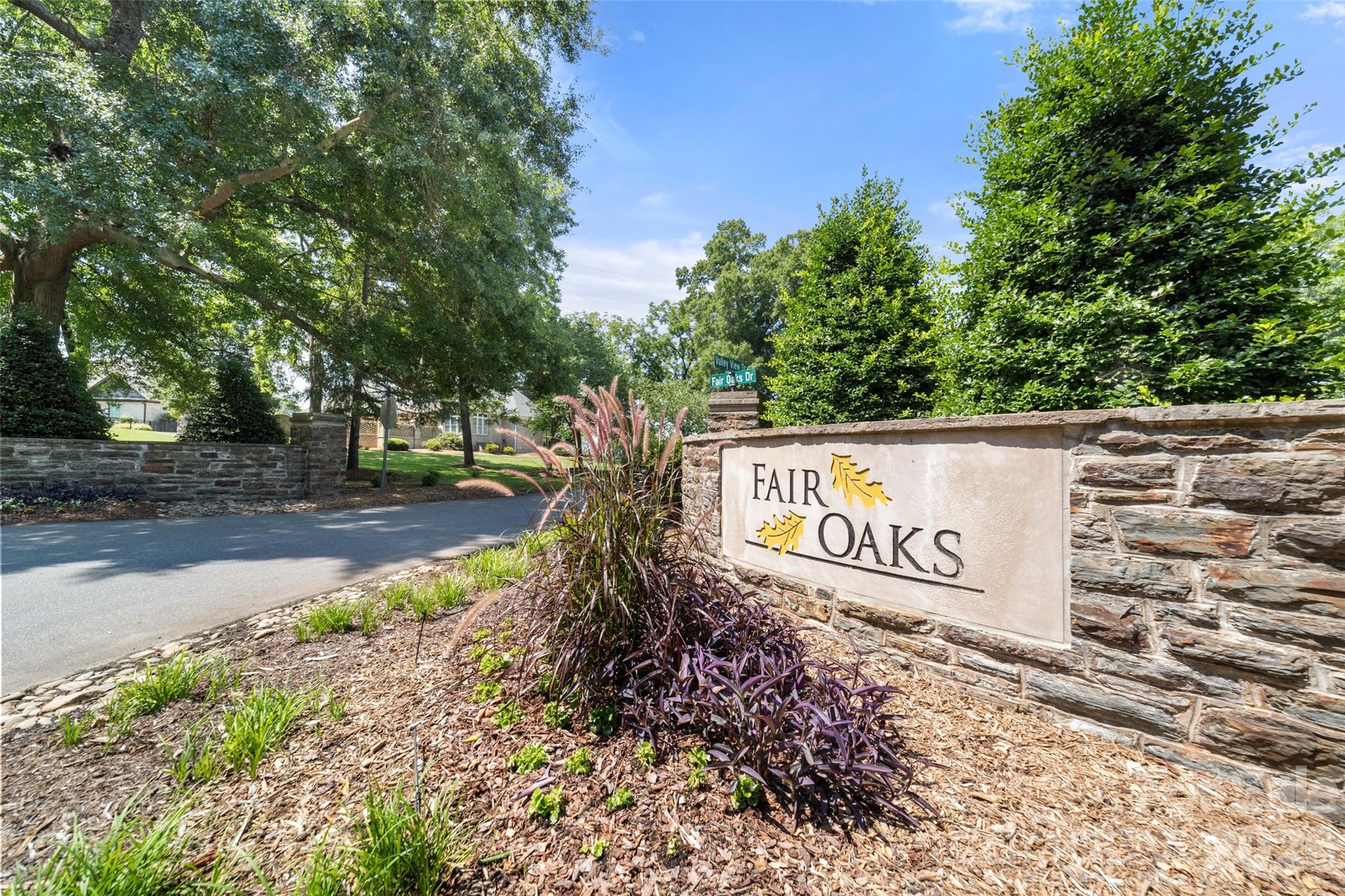 3925 Valley View Circle