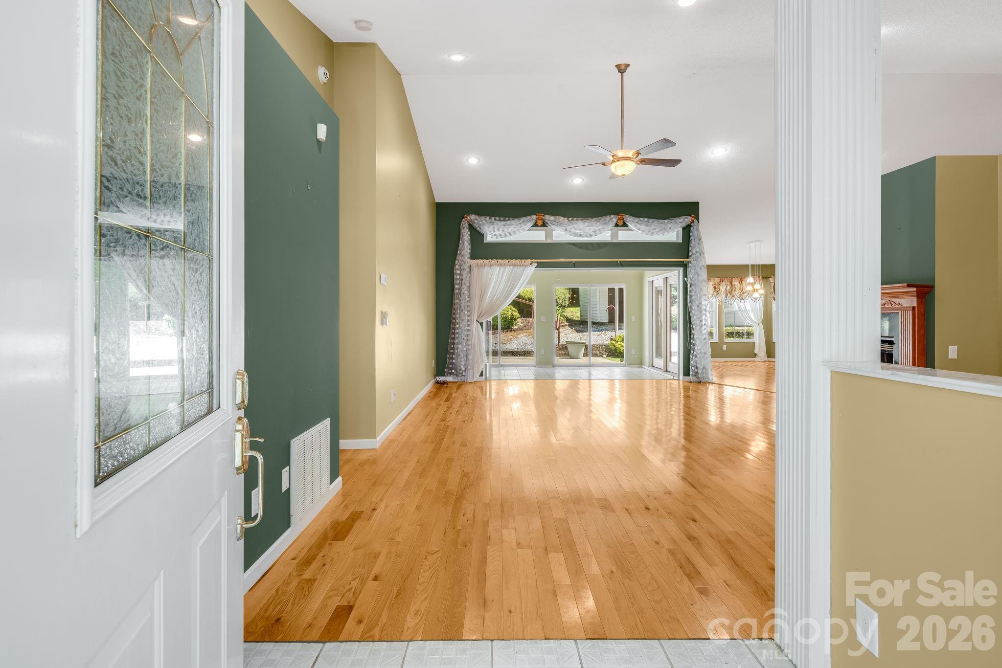 Single Family Residence at 225 Arbor Lane, Hendersonville, photo 4 of 43