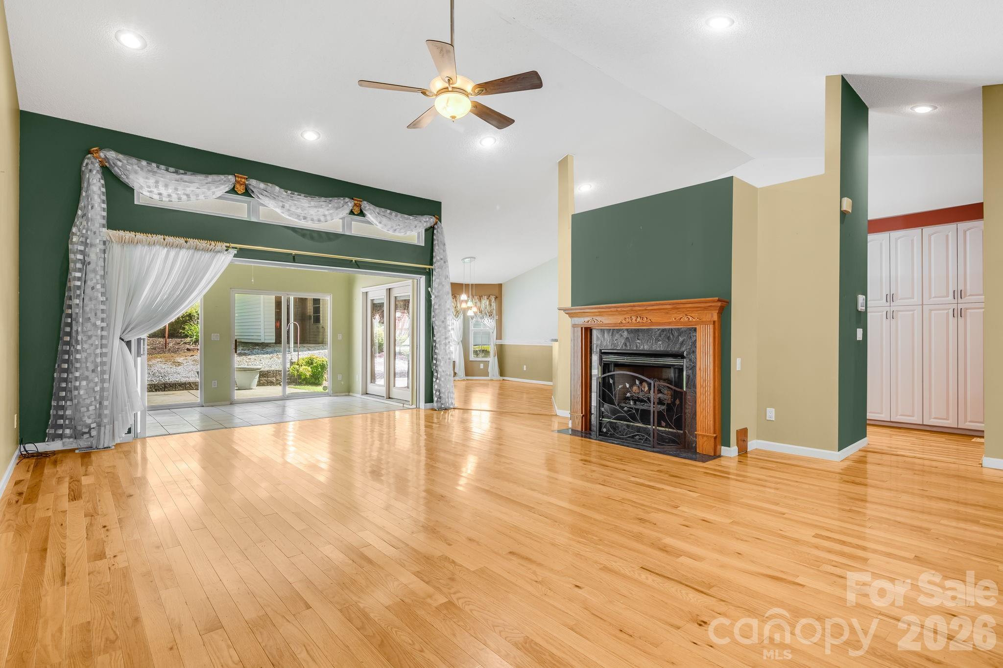 Single Family Residence at 225 Arbor Lane, Hendersonville, photo 7 of 43