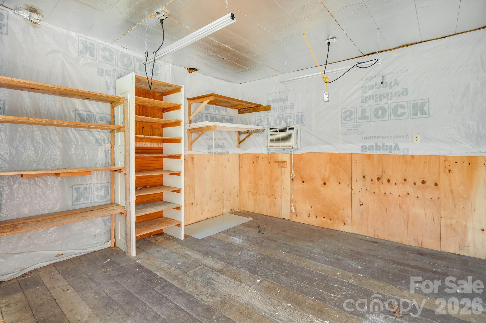 Additional outbuilding - 225 Arbor Lane, Hendersonville