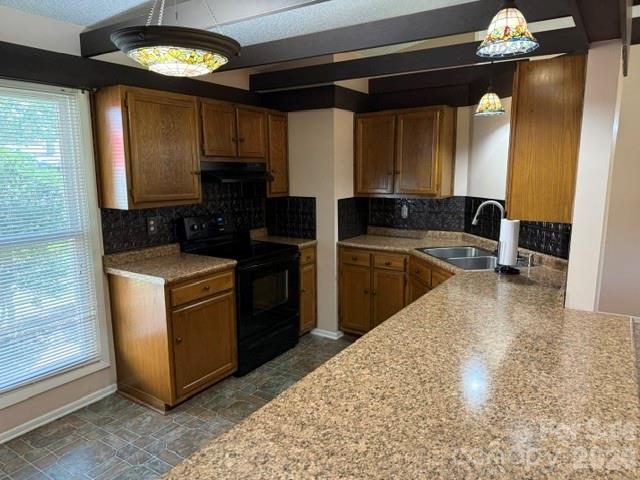 Kitchen - 204 Scottlynn Drive, Asheville