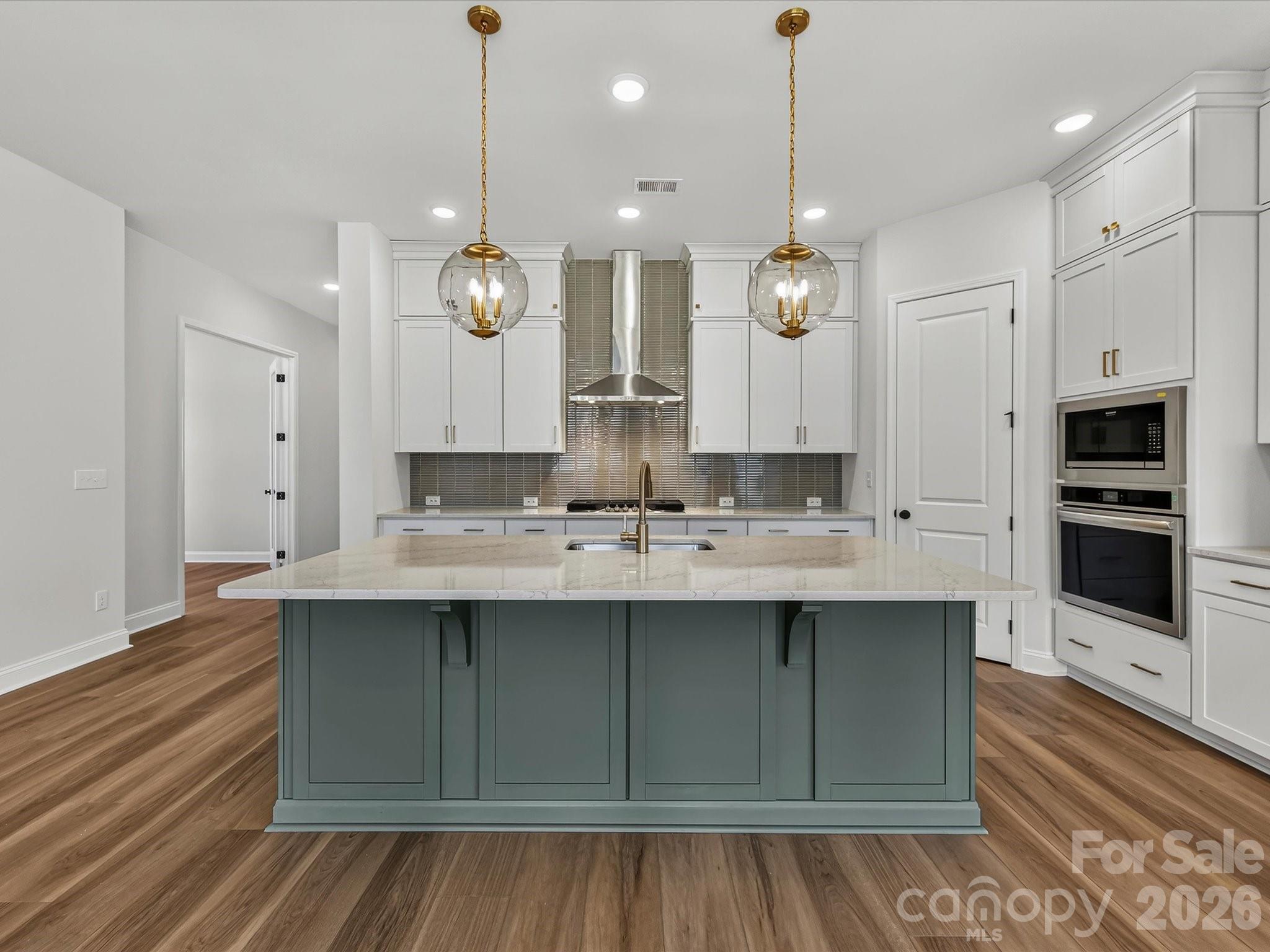 Absolutely stunning gourmet kitchen! - 552 Cape Cod Way, Rock Hill