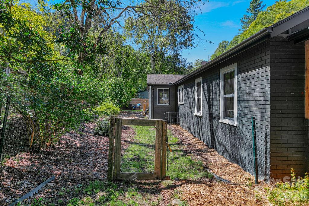 Fenced Yard - 354 King Road, Pisgah Forest
