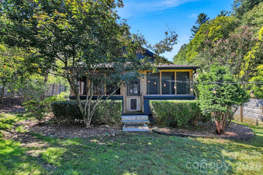 Front Porch/Screen Room - 354 King Road, Pisgah Forest