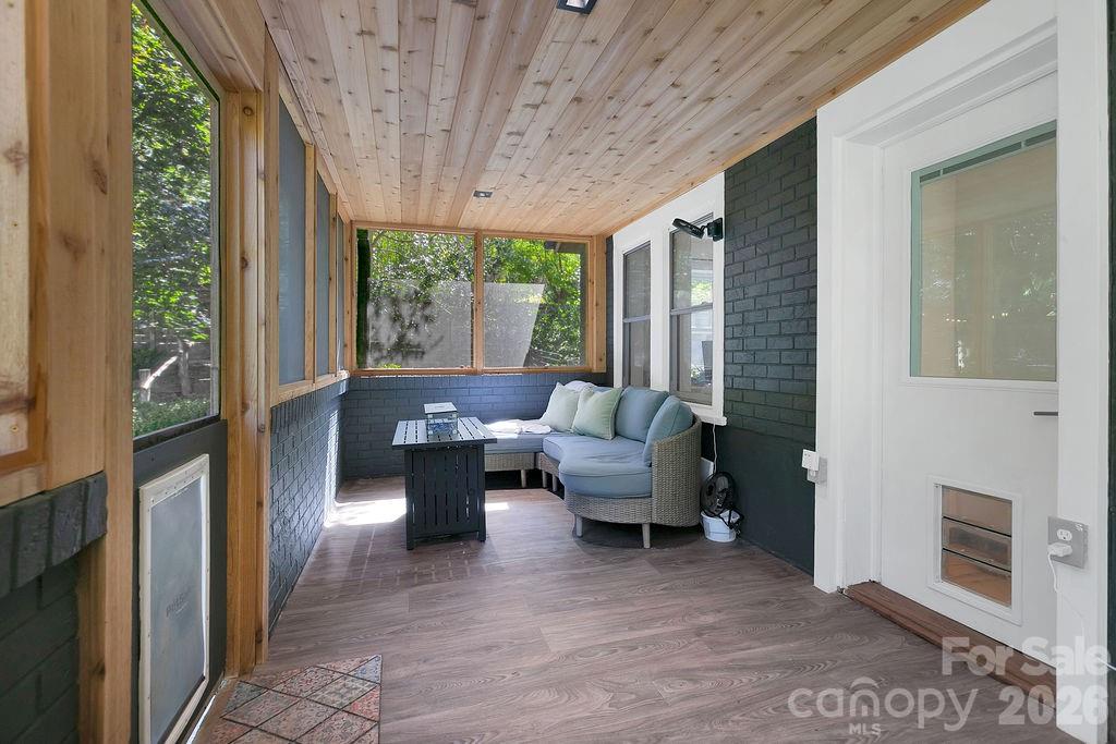 Relax On the Porch - 354 King Road, Pisgah Forest