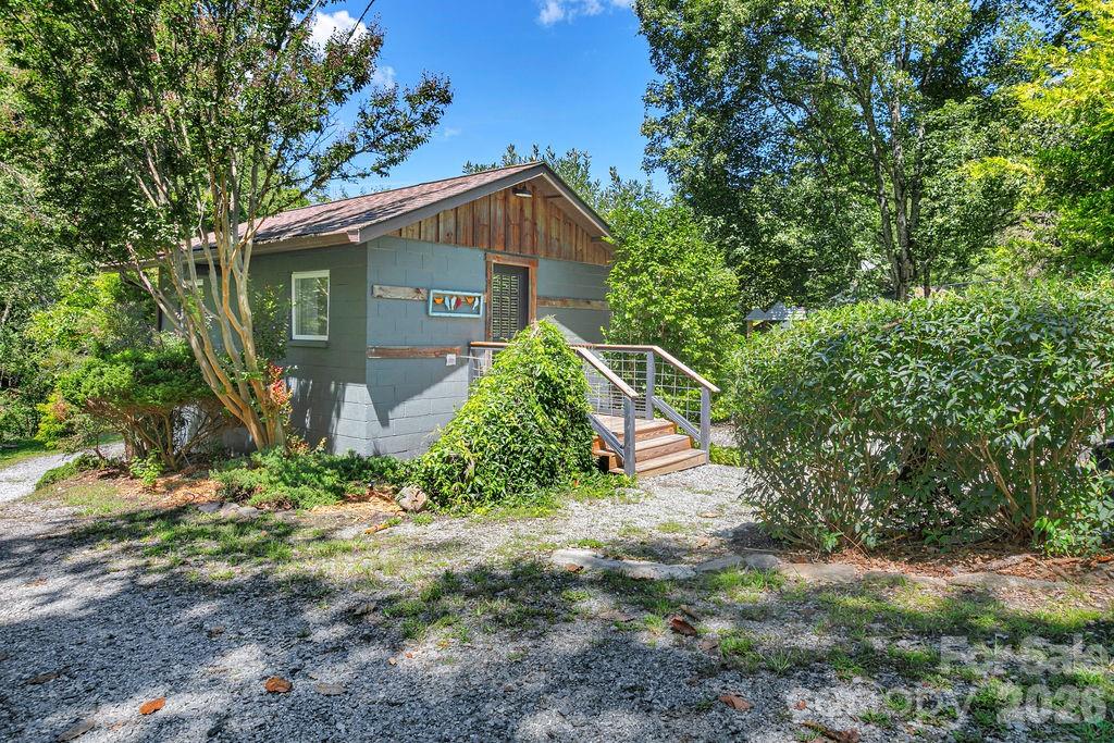 Guest Cottage/Studio - 354 King Road, Pisgah Forest
