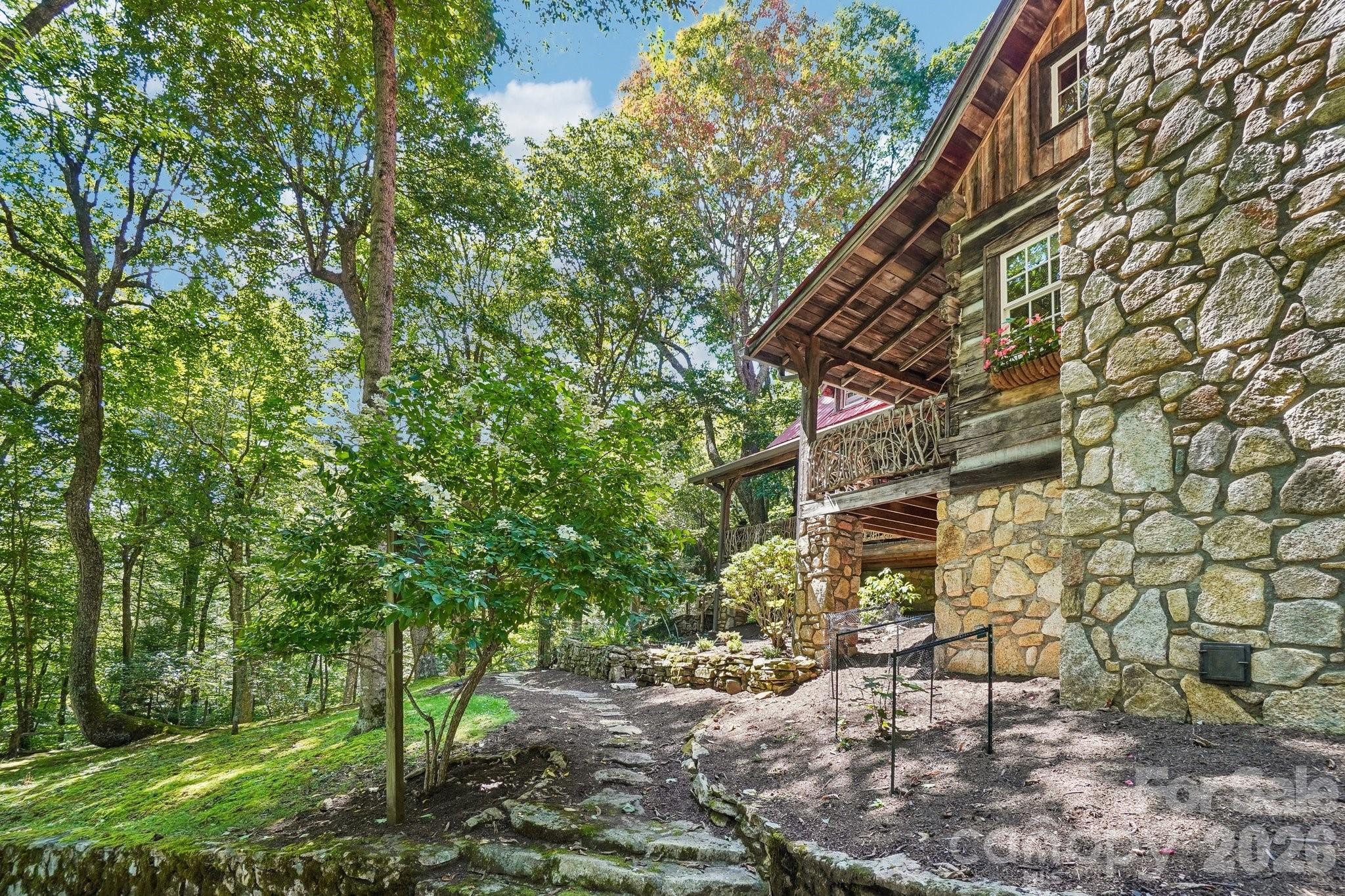 Picturesque Setting - 311 Wonderly Lane, Mars Hill