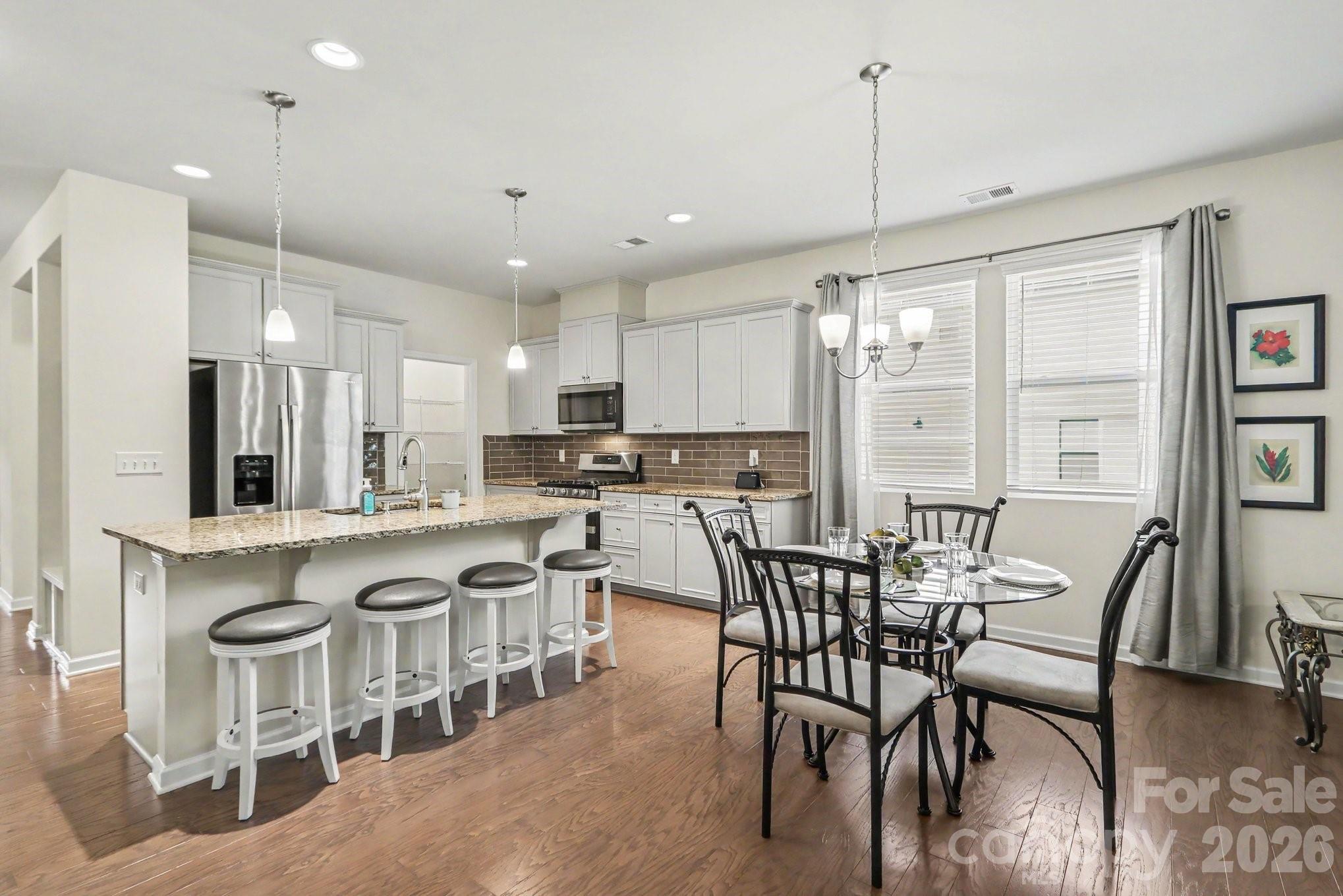 Single Family Residence at 14103 Magnolia Walk Drive, Huntersville, photo 5 of 25