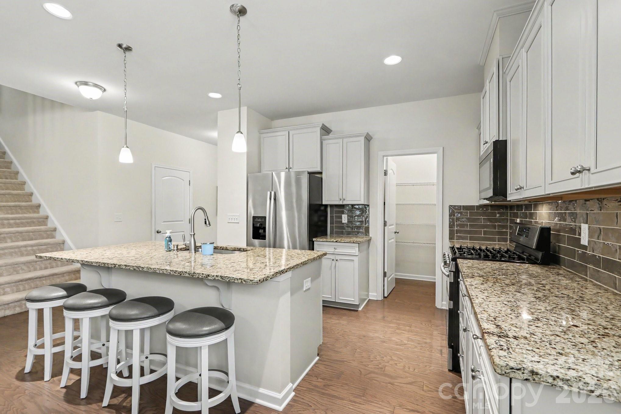 Single Family Residence at 14103 Magnolia Walk Drive, Huntersville, photo 6 of 25
