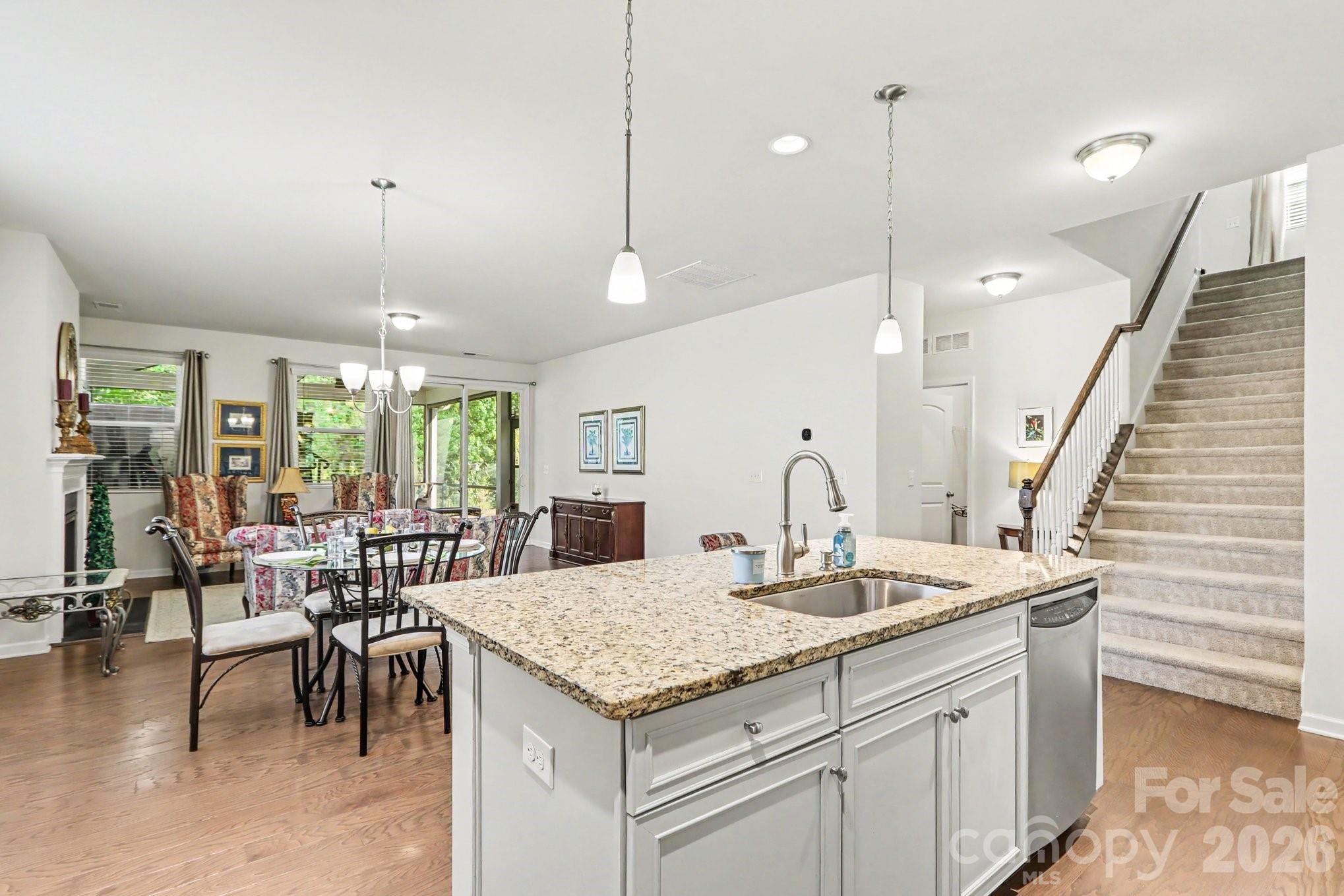 Single Family Residence at 14103 Magnolia Walk Drive, Huntersville, photo 7 of 25