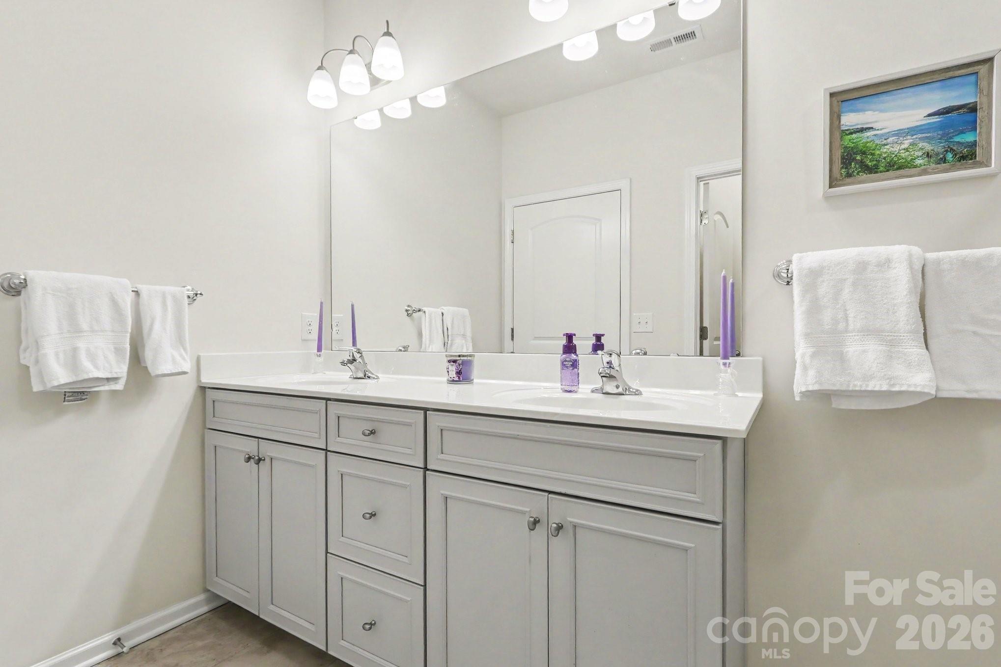 Single Family Residence at 14103 Magnolia Walk Drive, Huntersville, photo 13 of 25