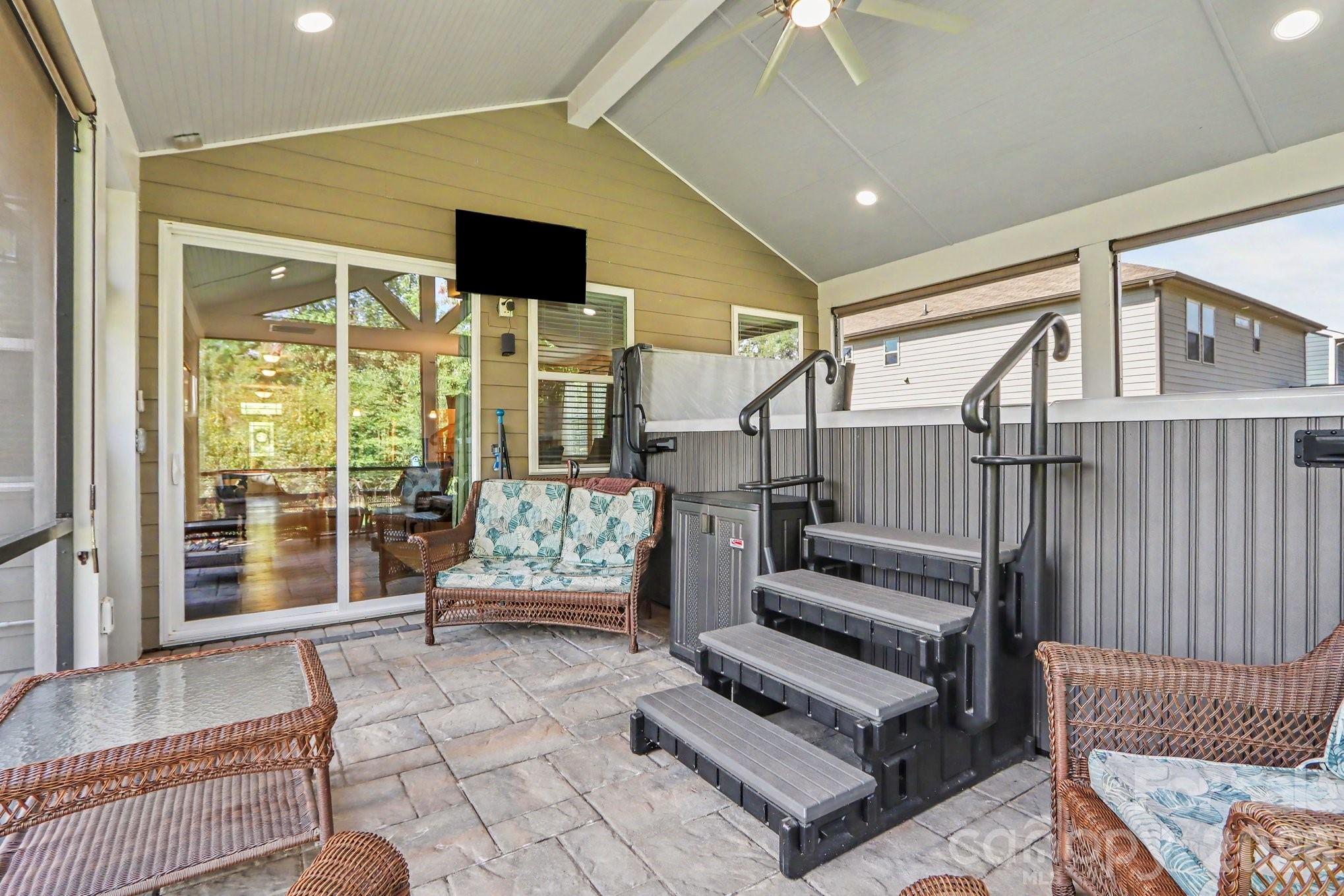 Single Family Residence at 14103 Magnolia Walk Drive, Huntersville, photo 23 of 25
