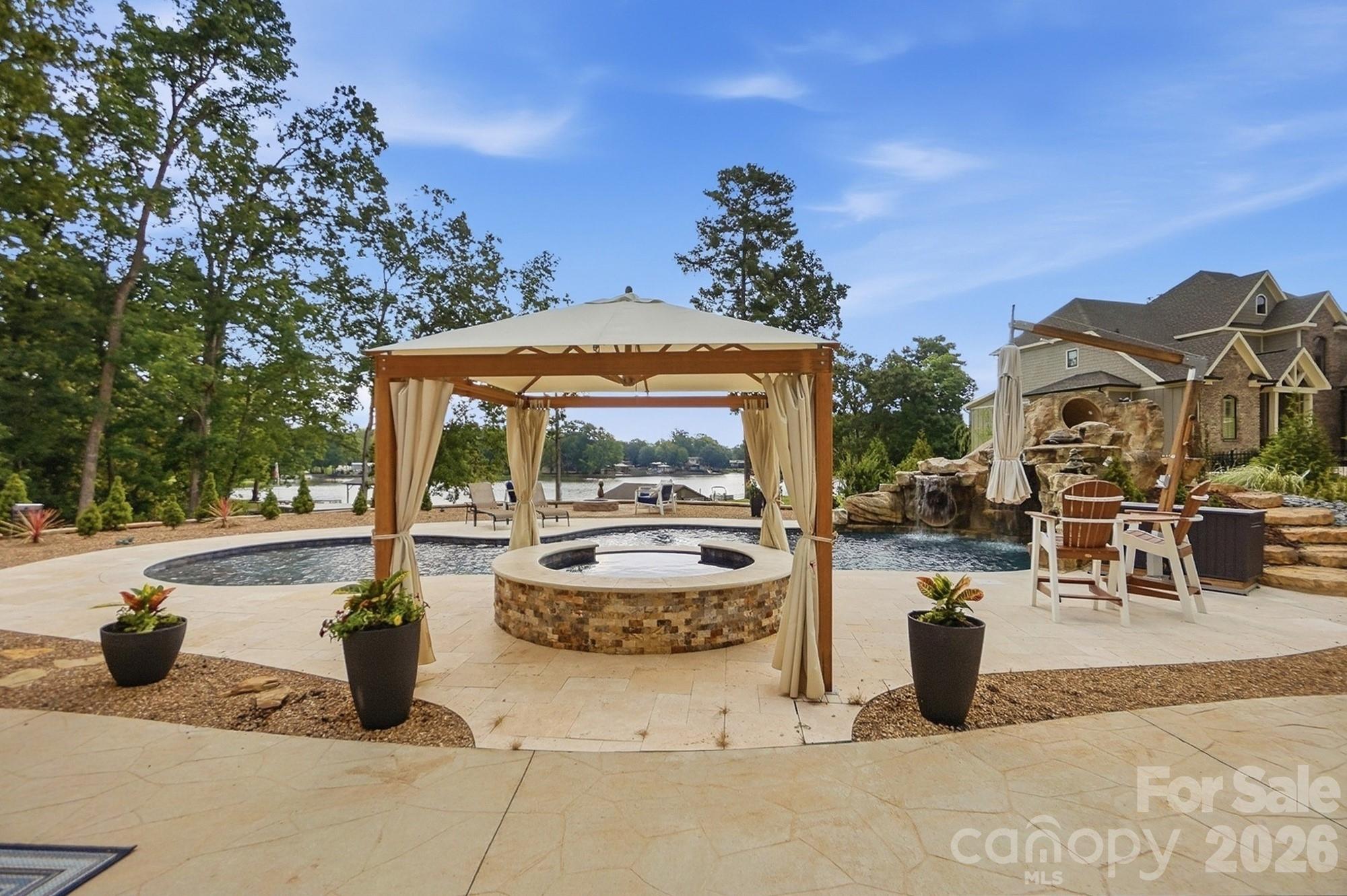 Single Family Residence at 1920 Marlin Drive, Lake Wylie, photo 12 of 48