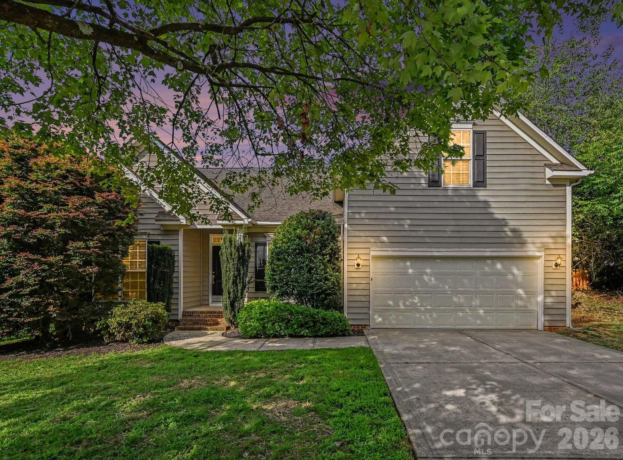 Single Family Residence at 400 Amersham Lane, Waxhaw, photo 2 of 23