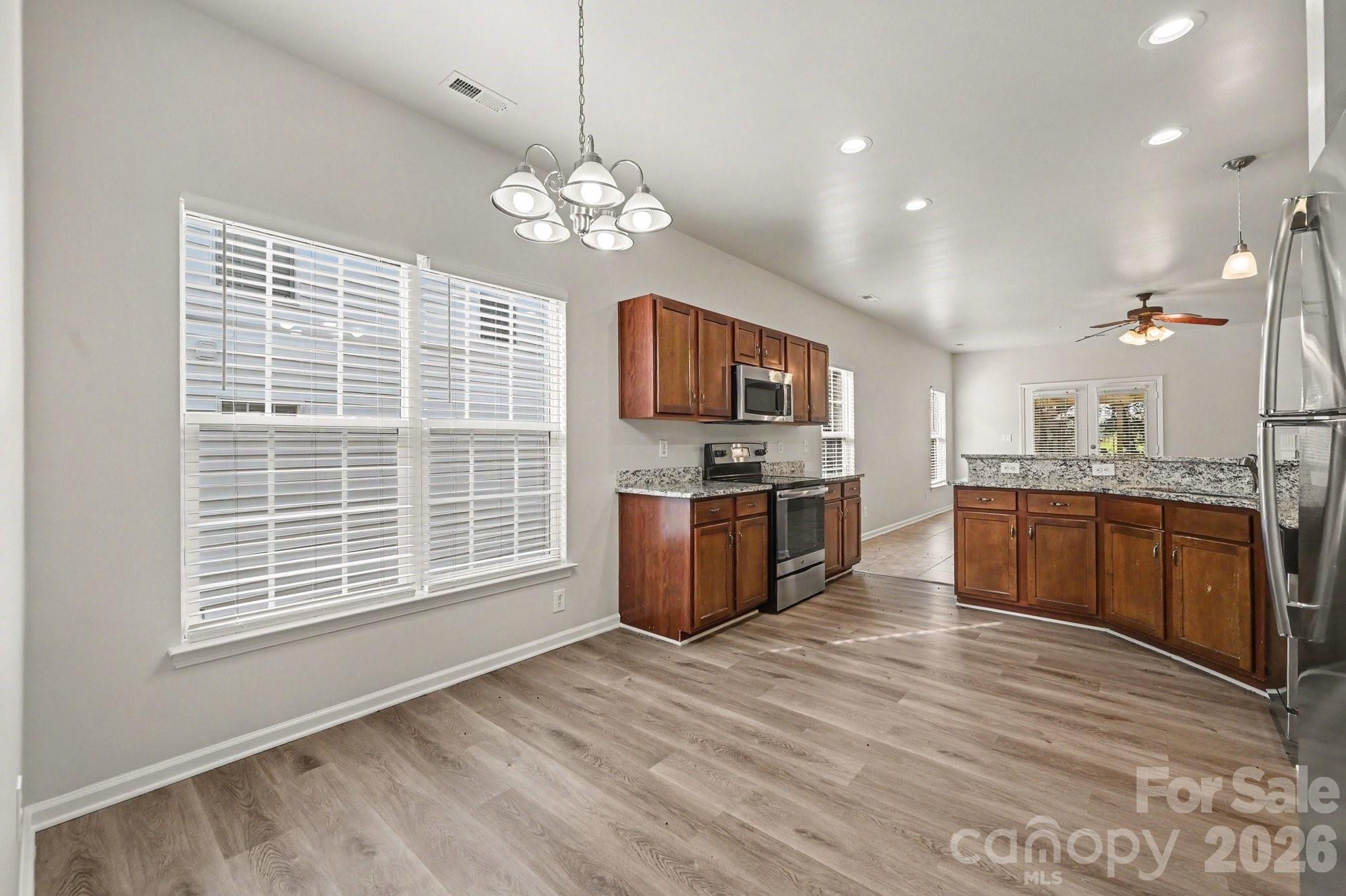 Single Family Residence at 400 Amersham Lane, Waxhaw, photo 9 of 23