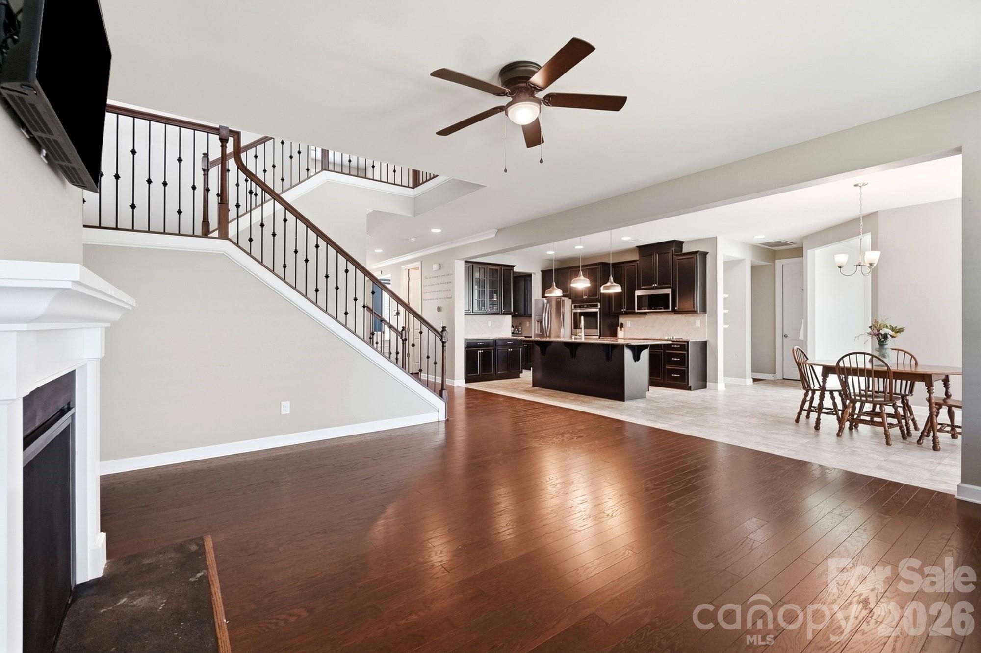 Single Family Residence at 10125 Castlebrooke Drive, Concord, photo 7 of 48